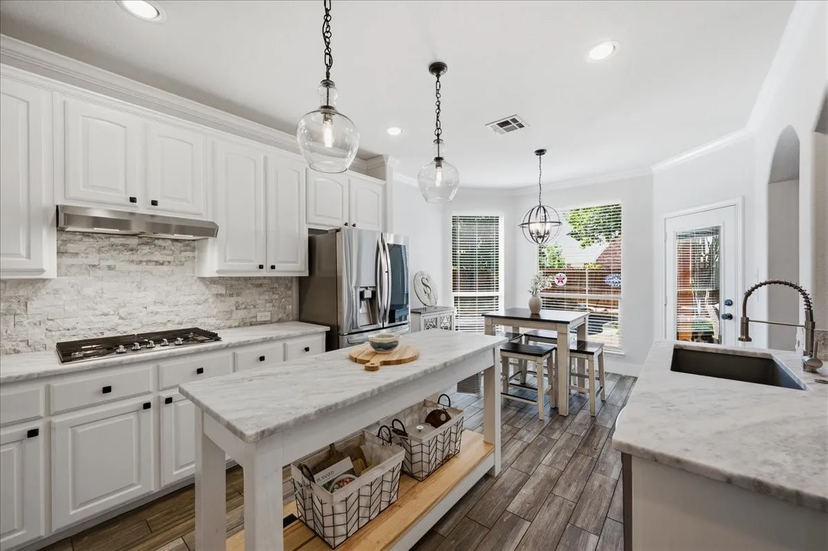 Single Family Residence For Sale in Collin County , 10320 Flat Creek Trail, Mc Kinney, Texas 75072, 5 Bedroom, 4 Bathroom, 2 Garage spaces, 3,059 Sqft, built in 2008, mls#21393222, Real Estate Agent in Mc Kinney, Homes For Sale in Collin county, Homes For Sale in Mc Kinney, Realtor in Mc Kinney Texas, Real Estate Brokerage Independent Realty Texas, Luminita Cordes Realtor