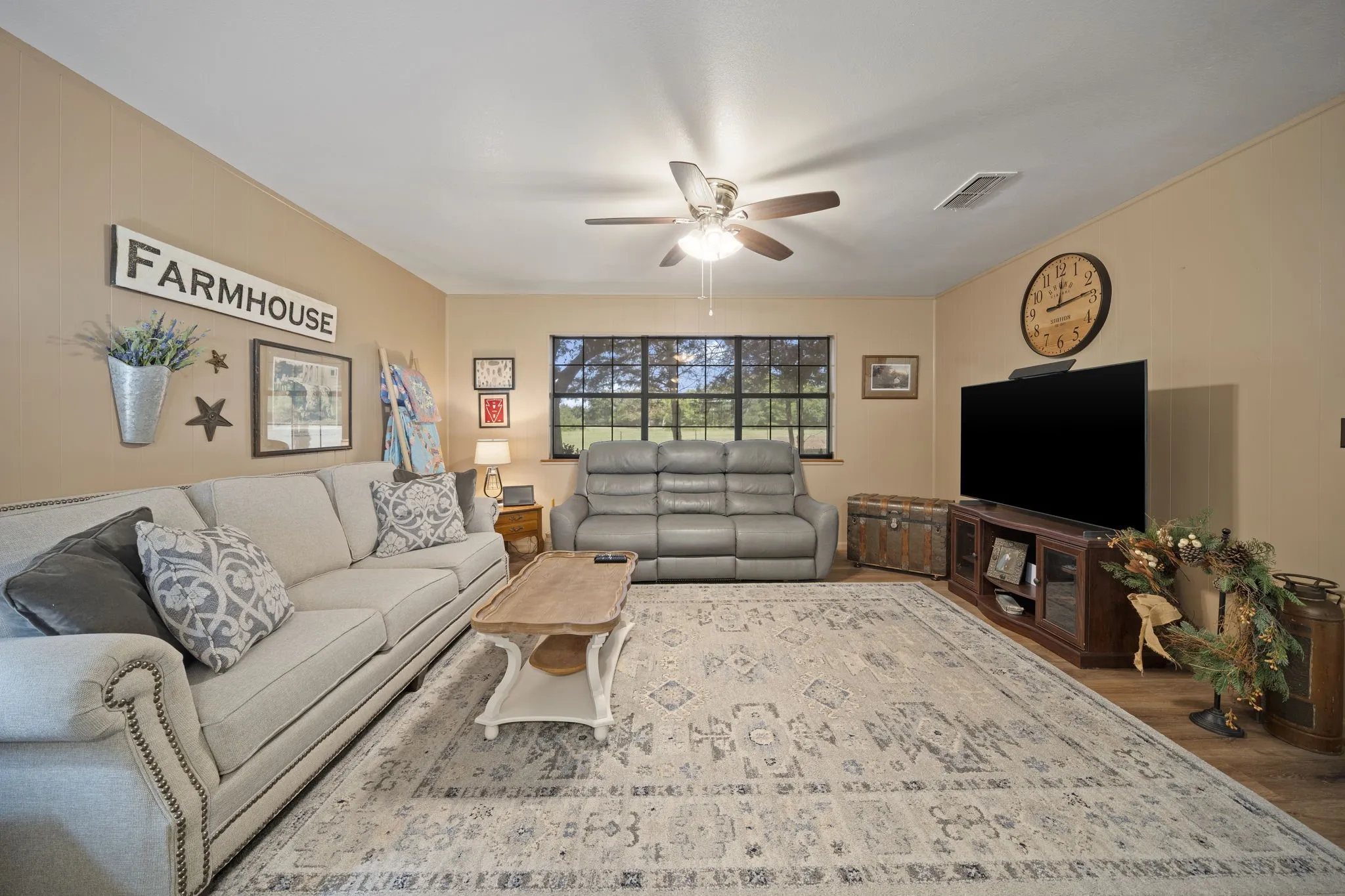 Single Family Residence For Sale in Ellis County , 707 Ovilla Road A, Waxahachie, Texas 75167, 4 Bedroom, 3 Bathroom, 2 Garage spaces, 2,002 Sqft, built in 1983, mls#21392374, Real Estate Agent in Waxahachie, Homes For Sale in Ellis county, Homes For Sale in Waxahachie, Realtor in Waxahachie Texas, Real Estate Brokerage Independent Realty Texas, Luminita Cordes Realtor
