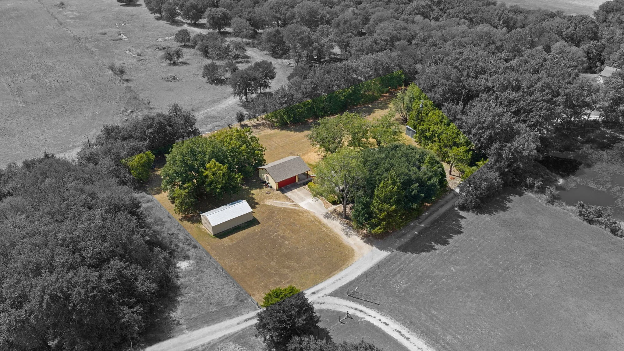 Single Family Residence For Sale in Ellis County , 707 Ovilla Road A, Waxahachie, Texas 75167, 4 Bedroom, 3 Bathroom, 2 Garage spaces, 2,002 Sqft, built in 1983, mls#21392374, Real Estate Agent in Waxahachie, Homes For Sale in Ellis county, Homes For Sale in Waxahachie, Realtor in Waxahachie Texas, Real Estate Brokerage Independent Realty Texas, Luminita Cordes Realtor