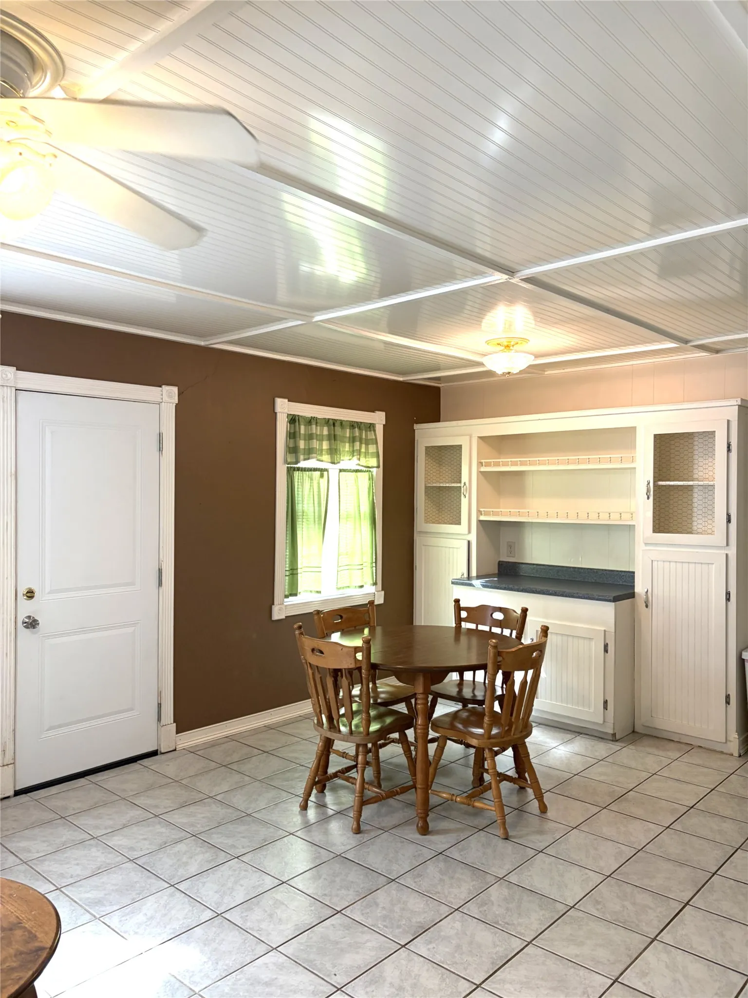 Single Family Residence For Sale in Hill County , 804 E Adams Street, Itasca, Texas 76055, 3 Bedroom, 2 Bathroom, 1 Garage spaces, 1,322 Sqft, built in 1961, mls#21392735, Real Estate Agent in Itasca, Homes For Sale in Hill county, Homes For Sale in Itasca, Realtor in Itasca Texas, Real Estate Brokerage Independent Realty Texas, Luminita Cordes Realtor