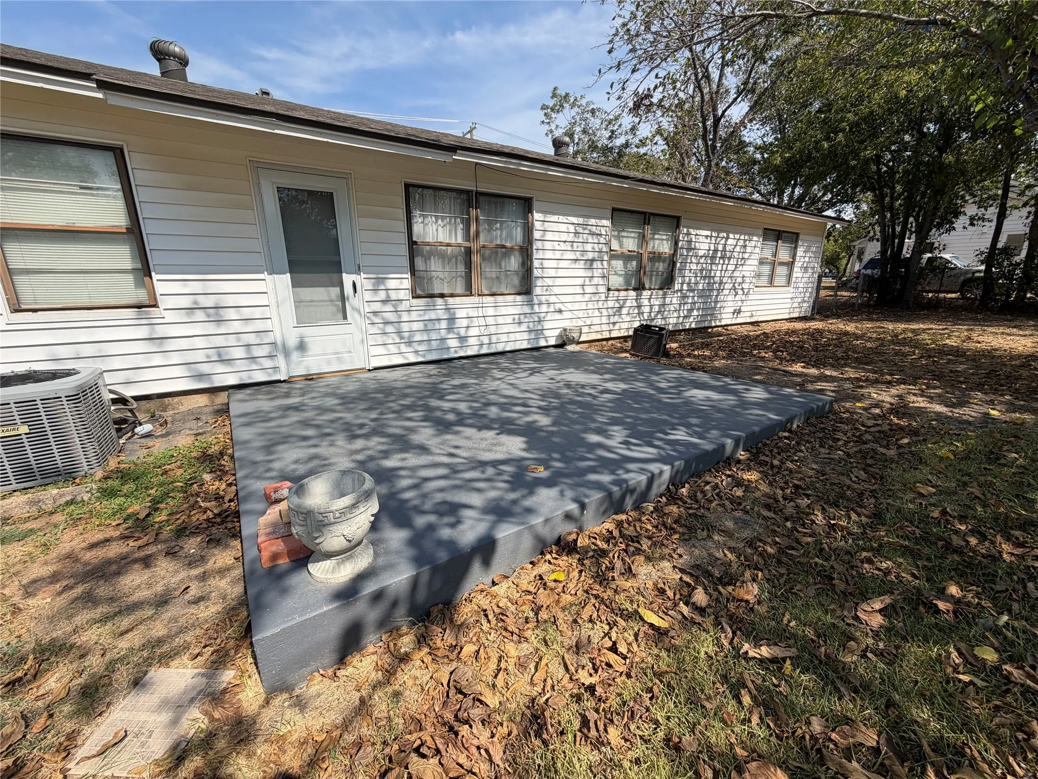 Single Family Residence For Sale in Hill County , 804 E Adams Street, Itasca, Texas 76055, 3 Bedroom, 2 Bathroom, 1 Garage spaces, 1,322 Sqft, built in 1961, mls#21392735, Real Estate Agent in Itasca, Homes For Sale in Hill county, Homes For Sale in Itasca, Realtor in Itasca Texas, Real Estate Brokerage Independent Realty Texas, Luminita Cordes Realtor