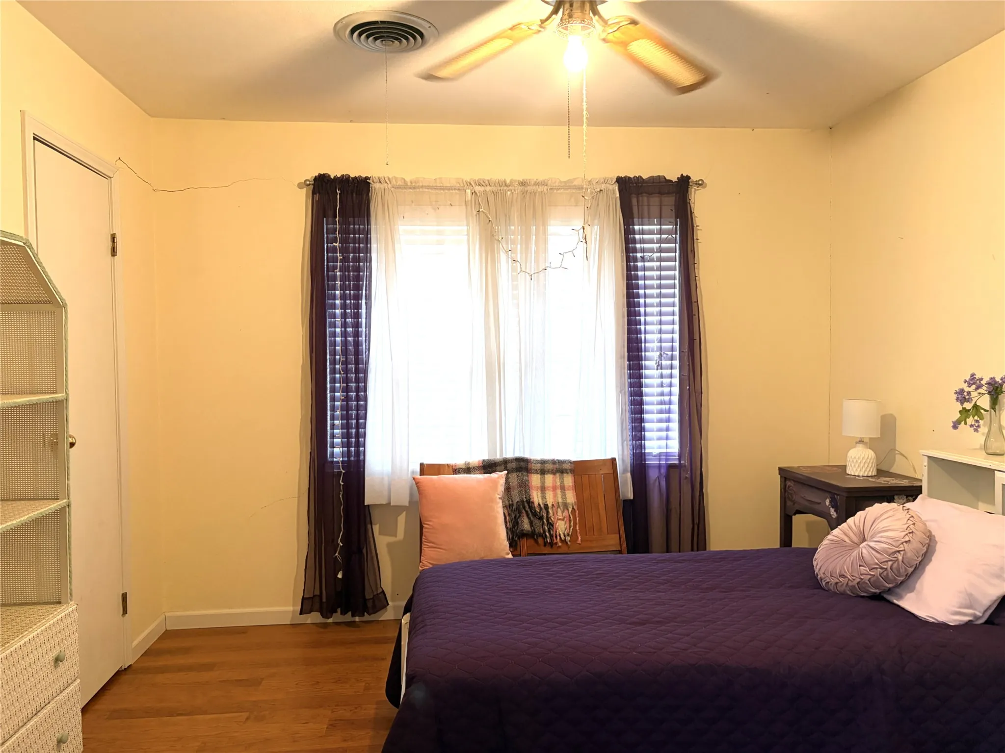 Single Family Residence For Sale in Hill County , 804 E Adams Street, Itasca, Texas 76055, 3 Bedroom, 2 Bathroom, 1 Garage spaces, 1,322 Sqft, built in 1961, mls#21392735, Real Estate Agent in Itasca, Homes For Sale in Hill county, Homes For Sale in Itasca, Realtor in Itasca Texas, Real Estate Brokerage Independent Realty Texas, Luminita Cordes Realtor