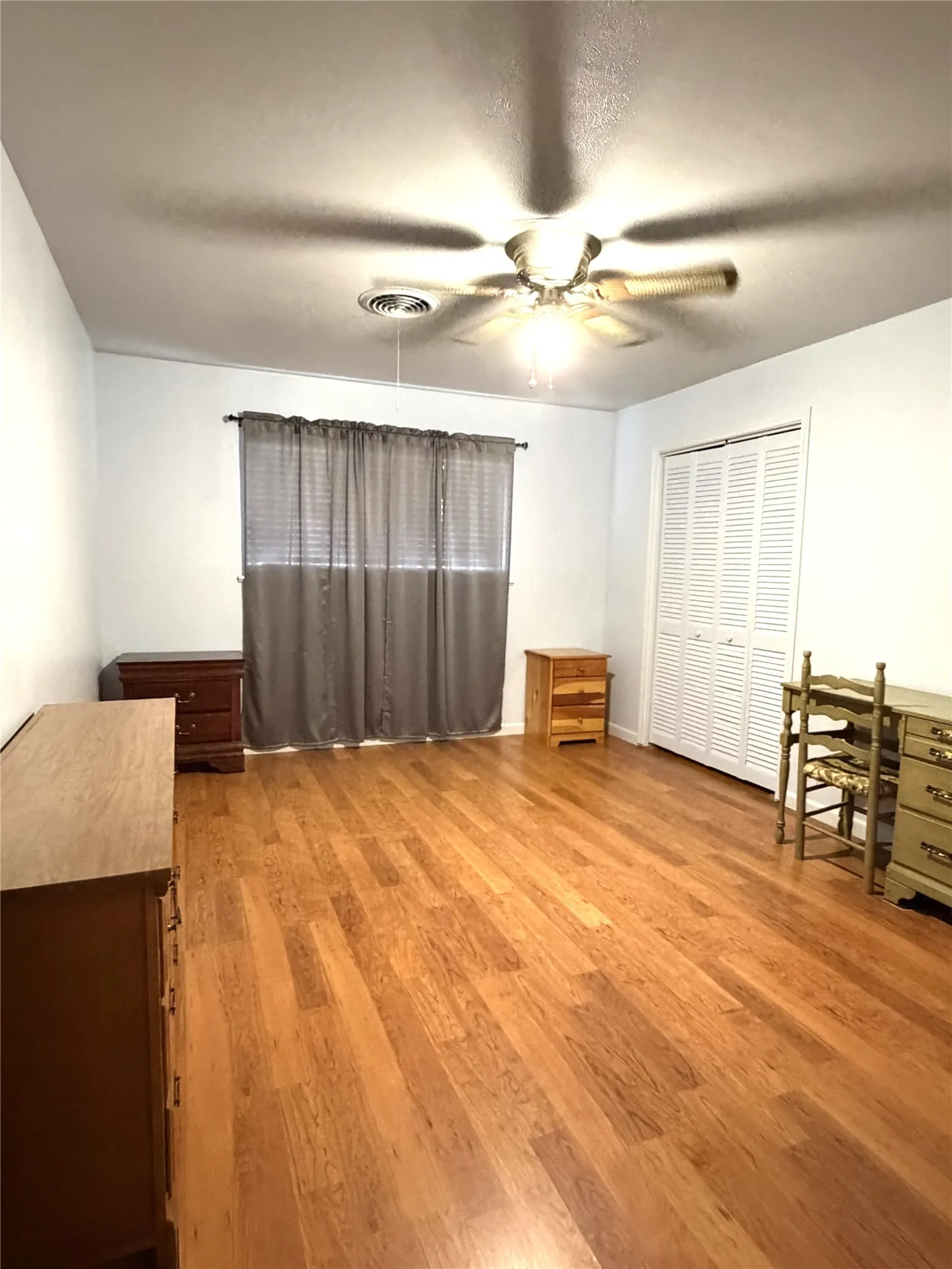 Single Family Residence For Sale in Hill County , 804 E Adams Street, Itasca, Texas 76055, 3 Bedroom, 2 Bathroom, 1 Garage spaces, 1,322 Sqft, built in 1961, mls#21392735, Real Estate Agent in Itasca, Homes For Sale in Hill county, Homes For Sale in Itasca, Realtor in Itasca Texas, Real Estate Brokerage Independent Realty Texas, Luminita Cordes Realtor