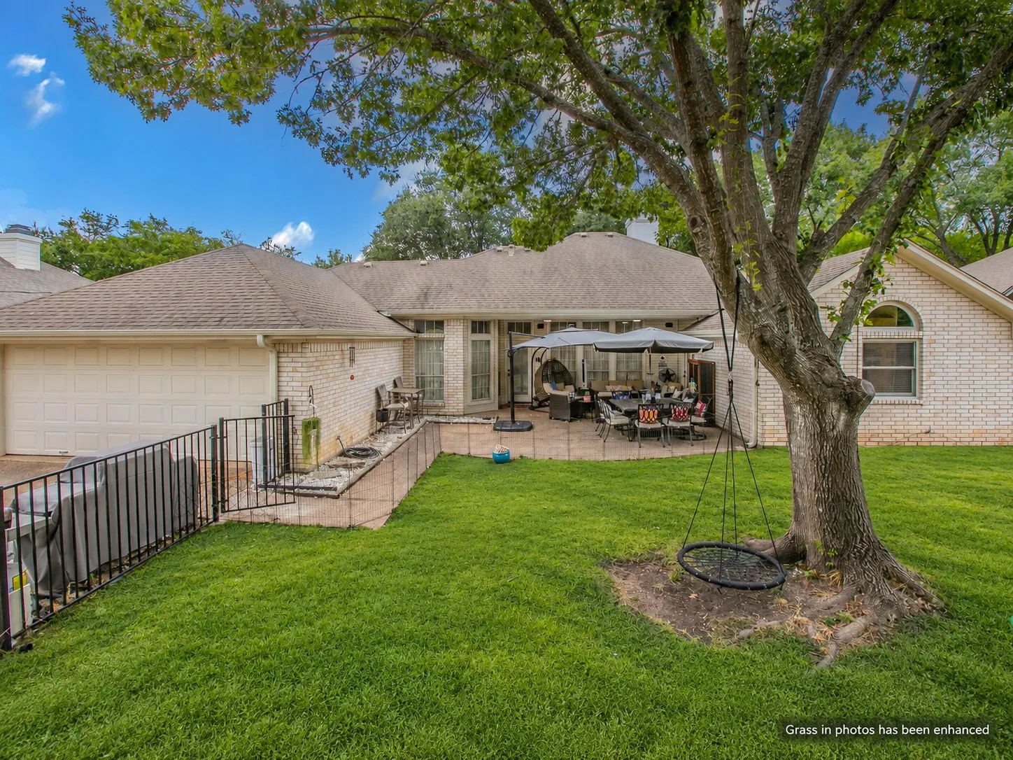 Single Family Residence For Sale in Mc Lennan County , 9505 Lost Trails Drive, Waco, Texas 76712, 4 Bedroom, 3 Bathroom, 2 Garage spaces, 2,335 Sqft, built in 1992, mls#21395158, Real Estate Agent in Waco, Homes For Sale in Mc Lennan county, Homes For Sale in Waco, Realtor in Waco Texas, Real Estate Brokerage Independent Realty Texas, Luminita Cordes Realtor