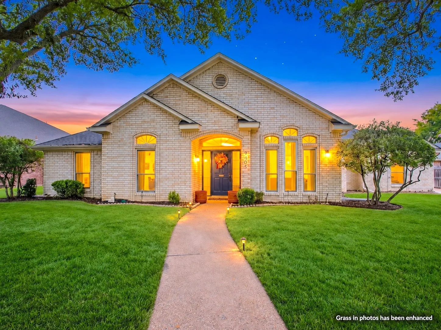 Single Family Residence For Sale in Mc Lennan County , 9505 Lost Trails Drive, Waco, Texas 76712, 4 Bedroom, 3 Bathroom, 2 Garage spaces, 2,335 Sqft, built in 1992, mls#21395158, Real Estate Agent in Waco, Homes For Sale in Mc Lennan county, Homes For Sale in Waco, Realtor in Waco Texas, Real Estate Brokerage Independent Realty Texas, Luminita Cordes Realtor