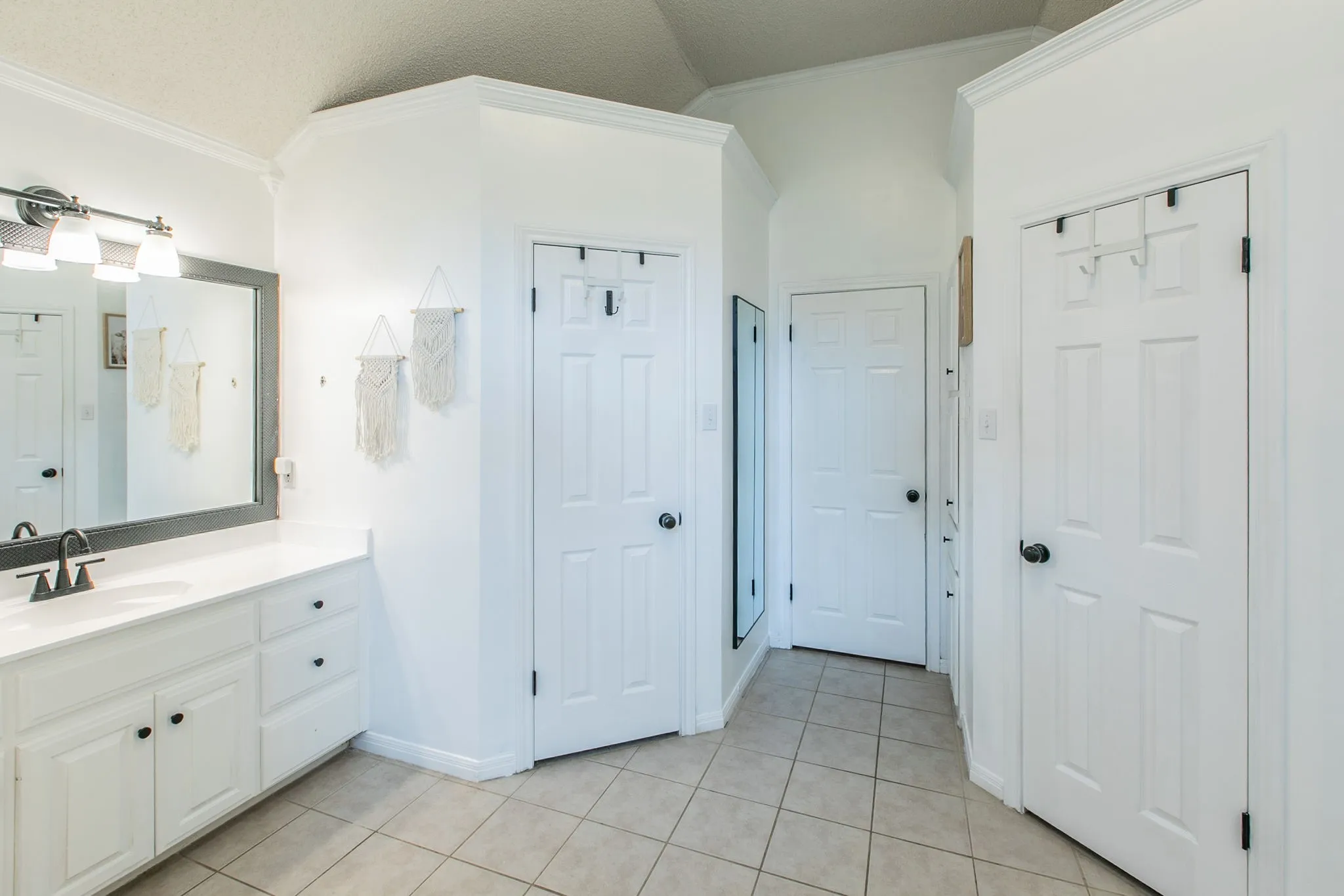 Single Family Residence For Sale in Mc Lennan County , 9505 Lost Trails Drive, Waco, Texas 76712, 4 Bedroom, 3 Bathroom, 2 Garage spaces, 2,335 Sqft, built in 1992, mls#21395158, Real Estate Agent in Waco, Homes For Sale in Mc Lennan county, Homes For Sale in Waco, Realtor in Waco Texas, Real Estate Brokerage Independent Realty Texas, Luminita Cordes Realtor
