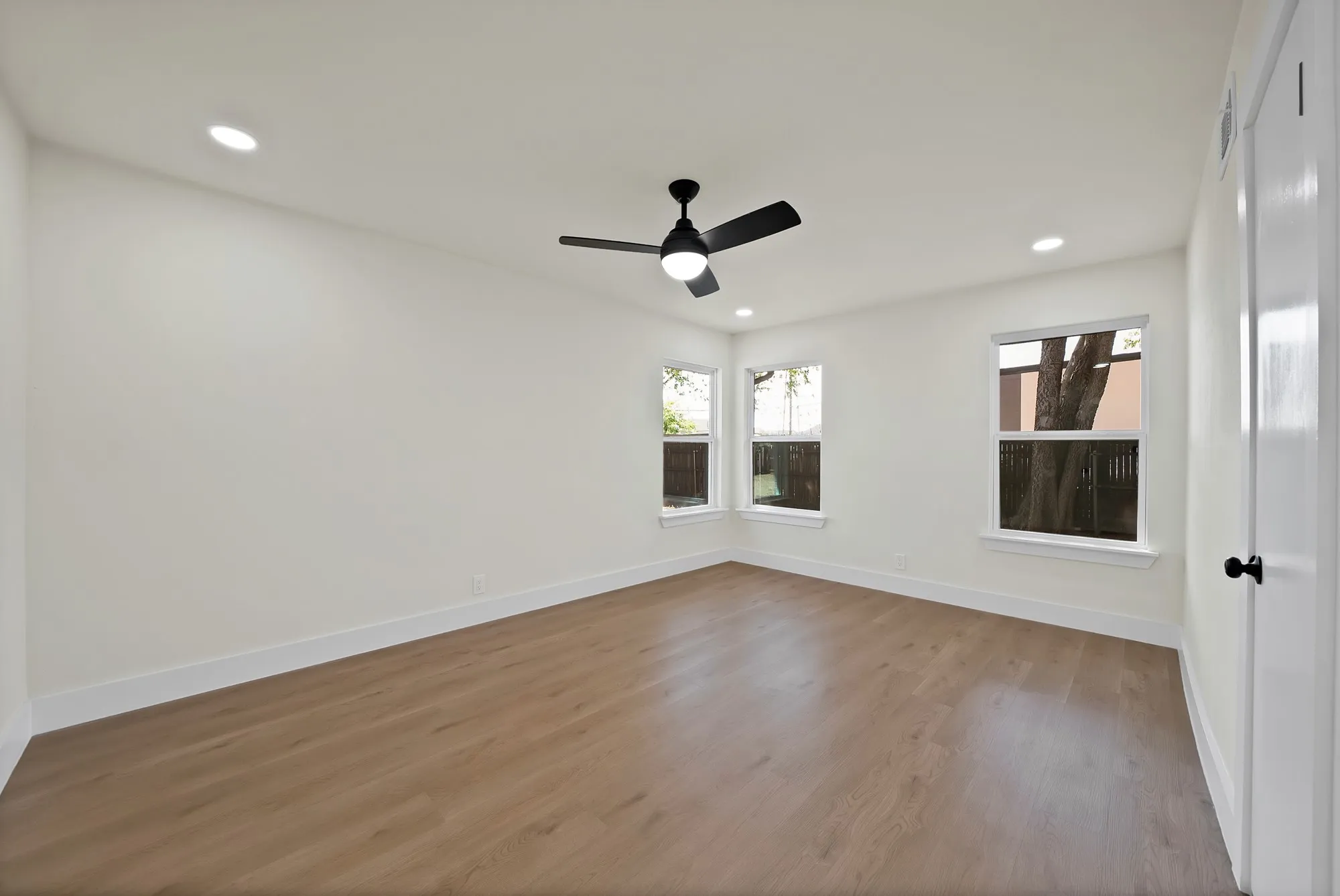 Single Family Residence For Sale in Tarrant County , 4212 Ken Michael Court, North Richland Hills, Texas 76180, 3 Bedroom, 2 Bathroom, Garage spaces, 2,006 Sqft, built in 1953, mls#21395105, Real Estate Agent in North Richland Hills, Homes For Sale in Tarrant county, Homes For Sale in North Richland Hills, Realtor in North Richland Hills Texas, Real Estate Brokerage Independent Realty Texas, Luminita Cordes Realtor