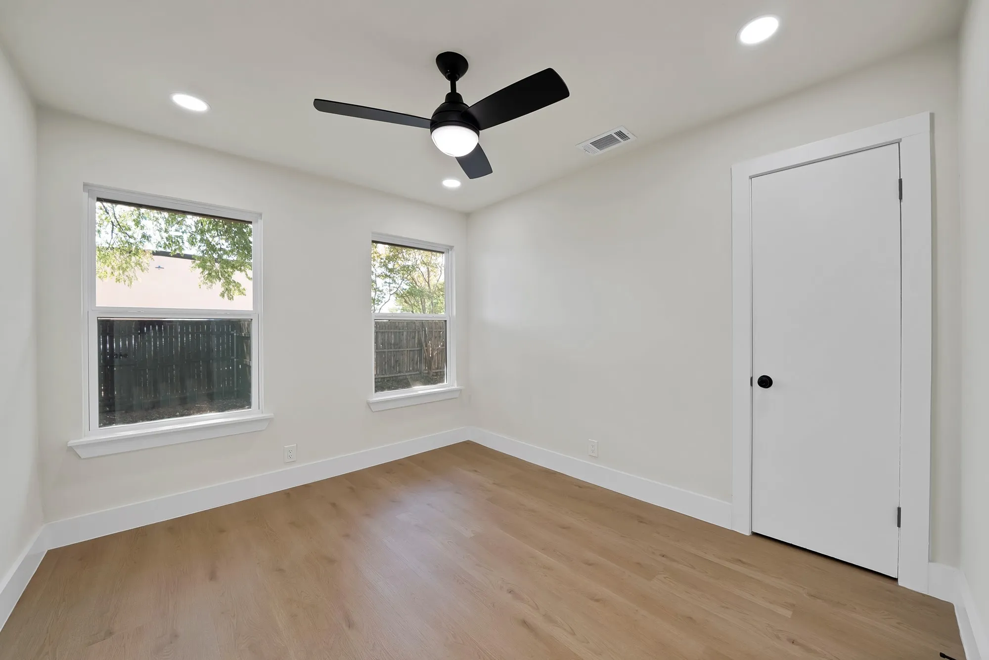 Single Family Residence For Sale in Tarrant County , 4212 Ken Michael Court, North Richland Hills, Texas 76180, 3 Bedroom, 2 Bathroom, Garage spaces, 2,006 Sqft, built in 1953, mls#21395105, Real Estate Agent in North Richland Hills, Homes For Sale in Tarrant county, Homes For Sale in North Richland Hills, Realtor in North Richland Hills Texas, Real Estate Brokerage Independent Realty Texas, Luminita Cordes Realtor