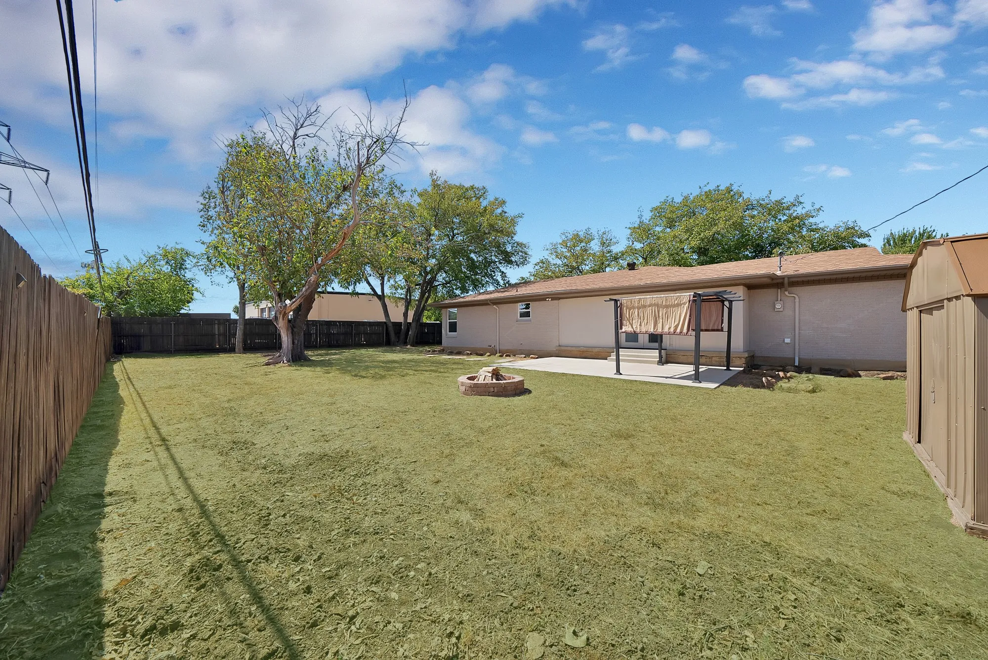 Single Family Residence For Sale in Tarrant County , 4212 Ken Michael Court, North Richland Hills, Texas 76180, 3 Bedroom, 2 Bathroom, Garage spaces, 2,006 Sqft, built in 1953, mls#21395105, Real Estate Agent in North Richland Hills, Homes For Sale in Tarrant county, Homes For Sale in North Richland Hills, Realtor in North Richland Hills Texas, Real Estate Brokerage Independent Realty Texas, Luminita Cordes Realtor