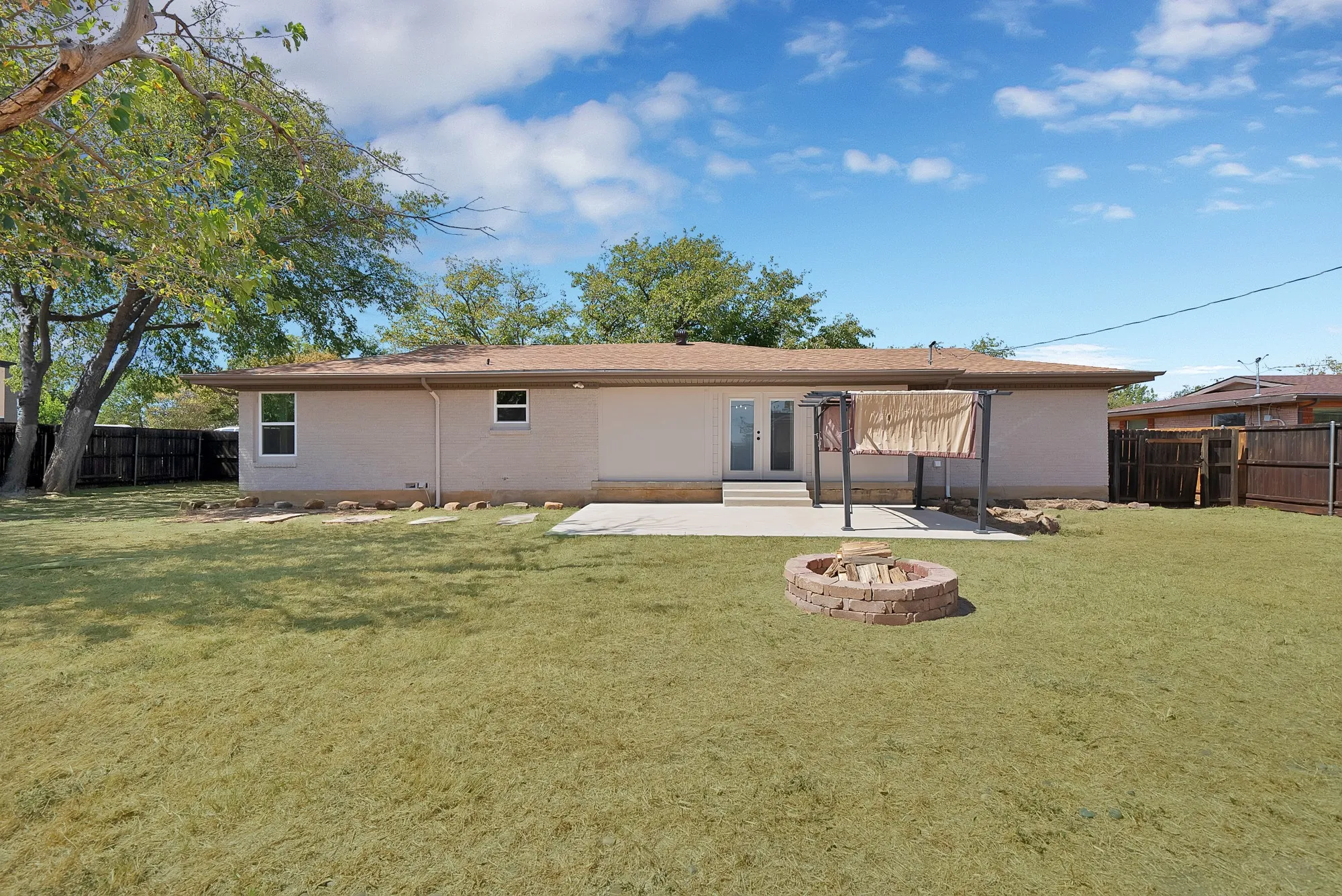 Single Family Residence For Sale in Tarrant County , 4212 Ken Michael Court, North Richland Hills, Texas 76180, 3 Bedroom, 2 Bathroom, Garage spaces, 2,006 Sqft, built in 1953, mls#21395105, Real Estate Agent in North Richland Hills, Homes For Sale in Tarrant county, Homes For Sale in North Richland Hills, Realtor in North Richland Hills Texas, Real Estate Brokerage Independent Realty Texas, Luminita Cordes Realtor