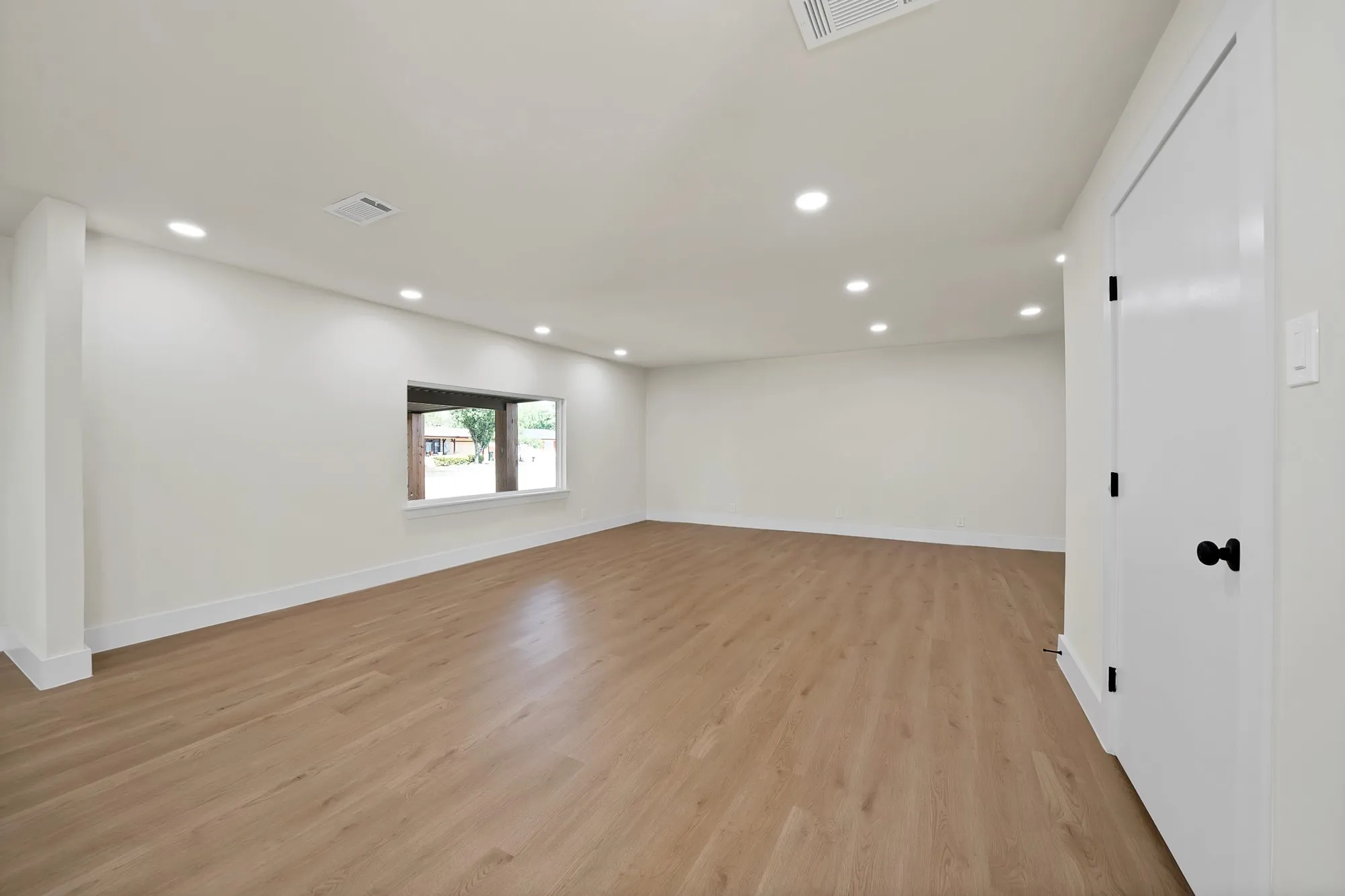 Single Family Residence For Sale in Tarrant County , 4212 Ken Michael Court, North Richland Hills, Texas 76180, 3 Bedroom, 2 Bathroom, Garage spaces, 2,006 Sqft, built in 1953, mls#21395105, Real Estate Agent in North Richland Hills, Homes For Sale in Tarrant county, Homes For Sale in North Richland Hills, Realtor in North Richland Hills Texas, Real Estate Brokerage Independent Realty Texas, Luminita Cordes Realtor