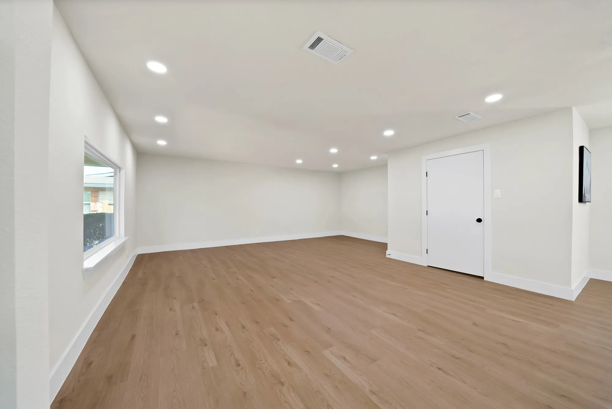 Single Family Residence For Sale in Tarrant County , 4212 Ken Michael Court, North Richland Hills, Texas 76180, 3 Bedroom, 2 Bathroom, Garage spaces, 2,006 Sqft, built in 1953, mls#21395105, Real Estate Agent in North Richland Hills, Homes For Sale in Tarrant county, Homes For Sale in North Richland Hills, Realtor in North Richland Hills Texas, Real Estate Brokerage Independent Realty Texas, Luminita Cordes Realtor