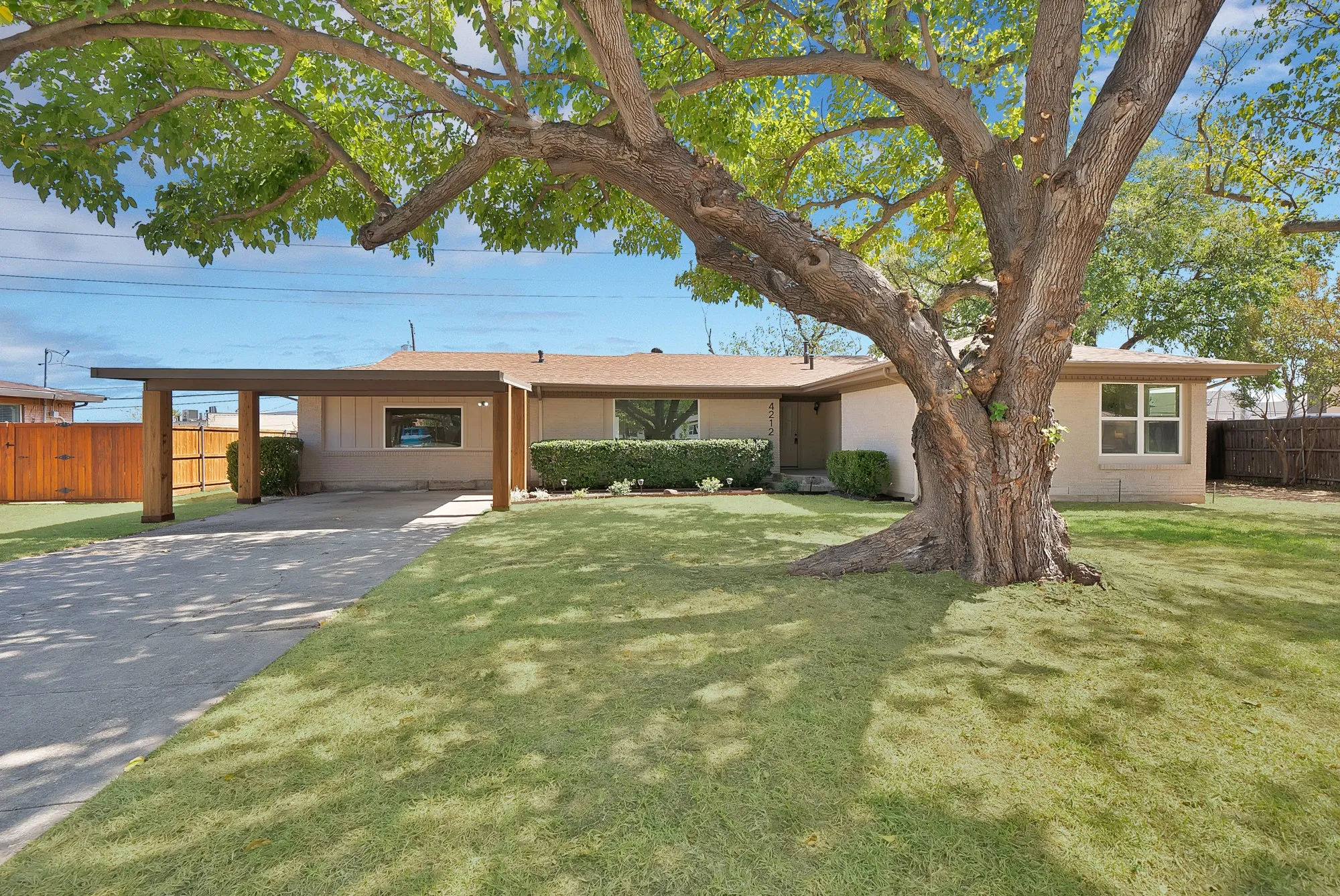 Single Family Residence For Sale in Tarrant County , 4212 Ken Michael Court, North Richland Hills, Texas 76180, 3 Bedroom, 2 Bathroom, Garage spaces, 2,006 Sqft, built in 1953, mls#21395105, Real Estate Agent in North Richland Hills, Homes For Sale in Tarrant county, Homes For Sale in North Richland Hills, Realtor in North Richland Hills Texas, Real Estate Brokerage Independent Realty Texas, Luminita Cordes Realtor