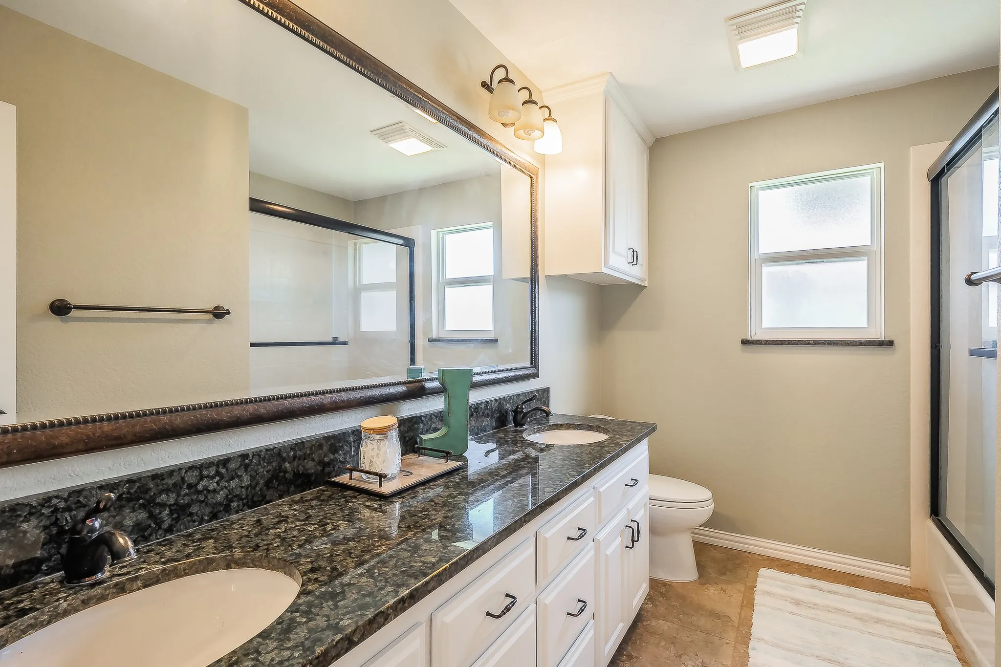 Single Family Residence For Sale in Hood County , 3713 Quail Run, Granbury, Texas 76049, 3 Bedroom, 2 Bathroom, 2 Garage spaces, 1,941 Sqft, built in 1987, mls#21395234, Real Estate Agent in Granbury, Homes For Sale in Hood county, Homes For Sale in Granbury, Realtor in Granbury Texas, Real Estate Brokerage Independent Realty Texas, Luminita Cordes Realtor