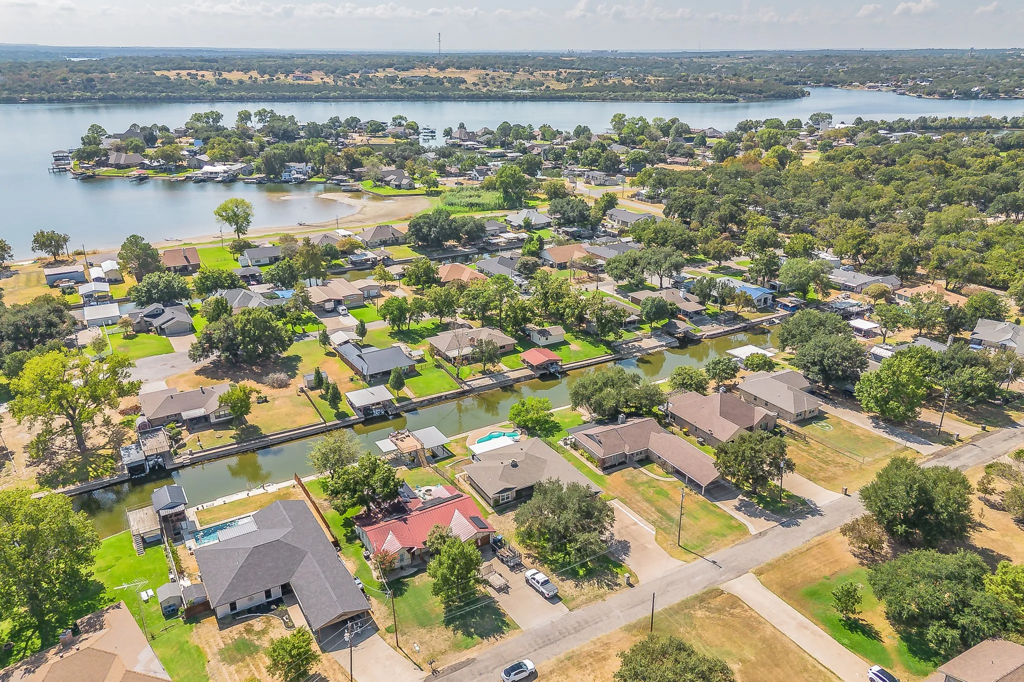 Single Family Residence For Sale in Hood County , 3713 Quail Run, Granbury, Texas 76049, 3 Bedroom, 2 Bathroom, 2 Garage spaces, 1,941 Sqft, built in 1987, mls#21395234, Real Estate Agent in Granbury, Homes For Sale in Hood county, Homes For Sale in Granbury, Realtor in Granbury Texas, Real Estate Brokerage Independent Realty Texas, Luminita Cordes Realtor