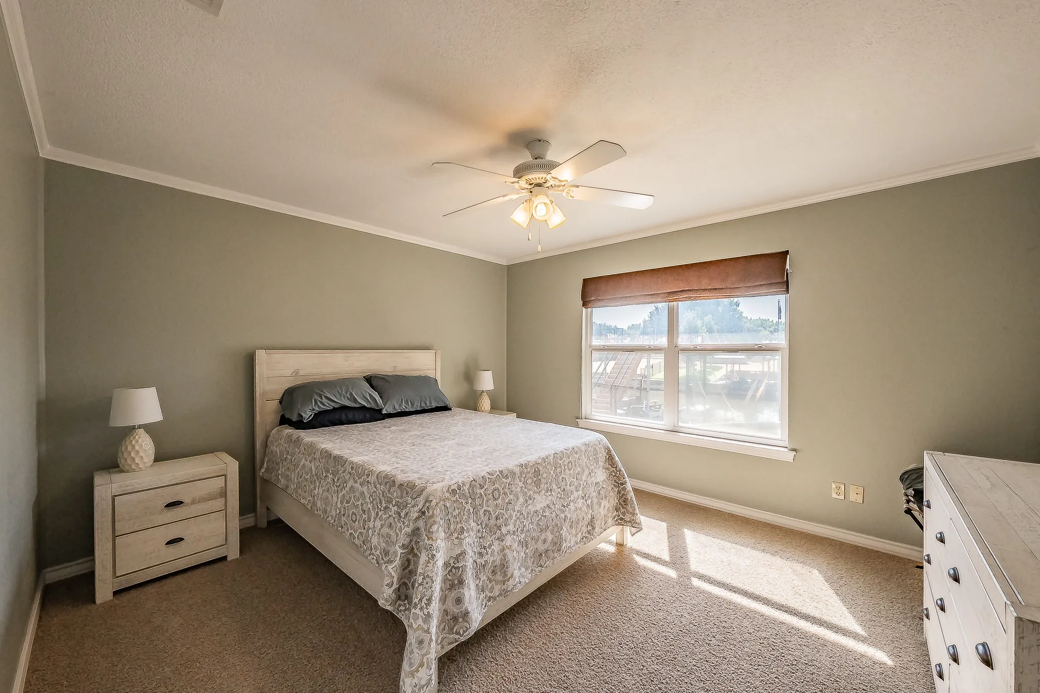 Single Family Residence For Sale in Hood County , 3713 Quail Run, Granbury, Texas 76049, 3 Bedroom, 2 Bathroom, 2 Garage spaces, 1,941 Sqft, built in 1987, mls#21395234, Real Estate Agent in Granbury, Homes For Sale in Hood county, Homes For Sale in Granbury, Realtor in Granbury Texas, Real Estate Brokerage Independent Realty Texas, Luminita Cordes Realtor