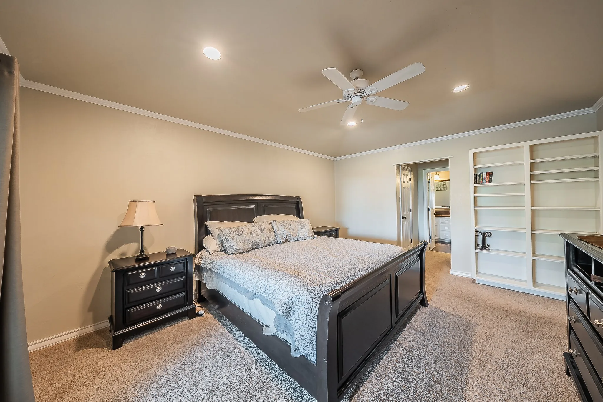 Single Family Residence For Sale in Hood County , 3713 Quail Run, Granbury, Texas 76049, 3 Bedroom, 2 Bathroom, 2 Garage spaces, 1,941 Sqft, built in 1987, mls#21395234, Real Estate Agent in Granbury, Homes For Sale in Hood county, Homes For Sale in Granbury, Realtor in Granbury Texas, Real Estate Brokerage Independent Realty Texas, Luminita Cordes Realtor