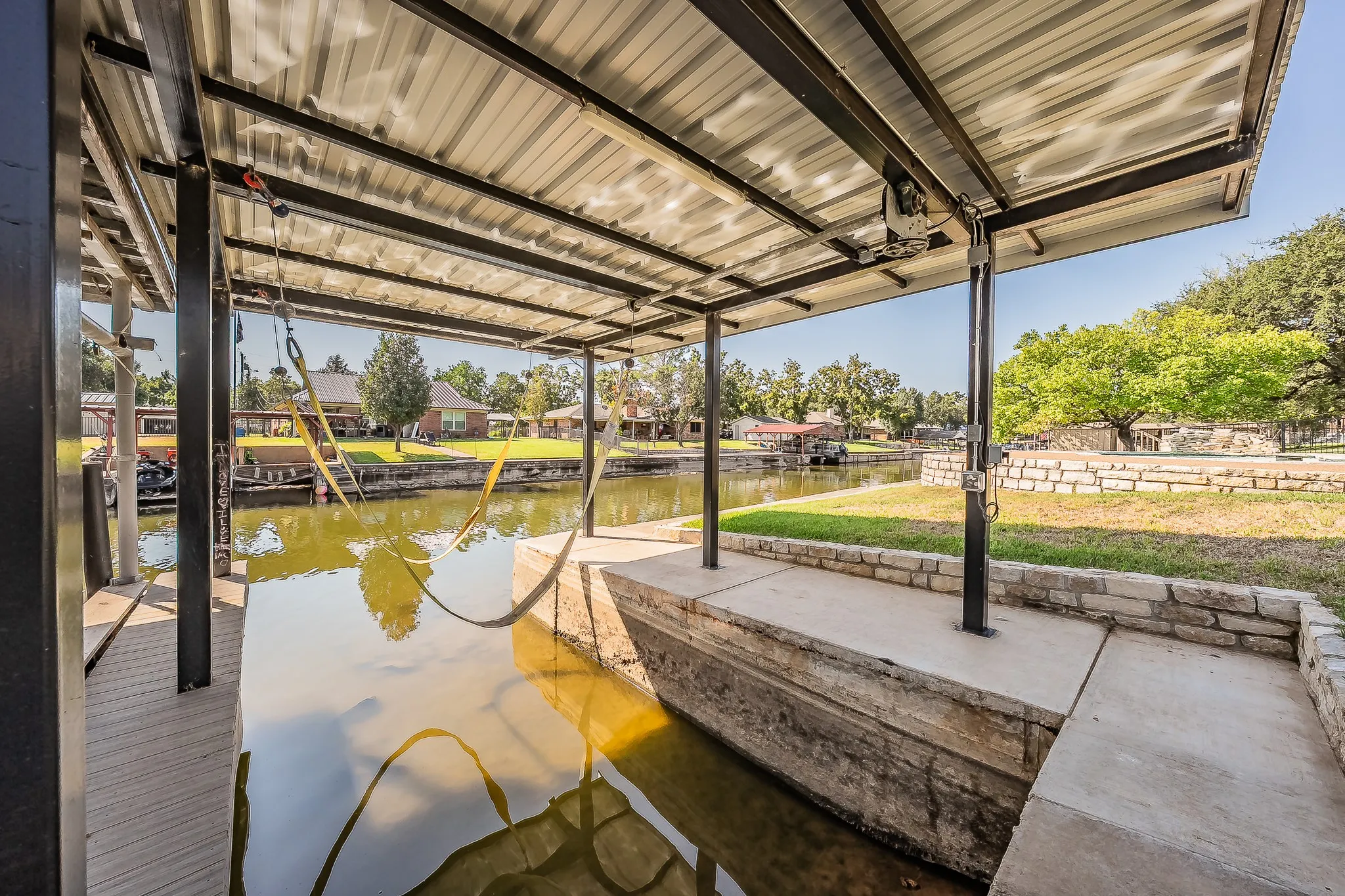Single Family Residence For Sale in Hood County , 3713 Quail Run, Granbury, Texas 76049, 3 Bedroom, 2 Bathroom, 2 Garage spaces, 1,941 Sqft, built in 1987, mls#21395234, Real Estate Agent in Granbury, Homes For Sale in Hood county, Homes For Sale in Granbury, Realtor in Granbury Texas, Real Estate Brokerage Independent Realty Texas, Luminita Cordes Realtor