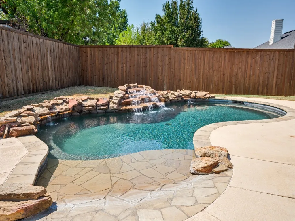 Single Family Residence For Sale in Denton County , 1005 Diane Street, Aubrey, Texas 76227, 3 Bedroom, 2 Bathroom, 2 Garage spaces, 1,802 Sqft, built in 2002, mls#21384303, Real Estate Agent in Aubrey, Homes For Sale in Denton county, Homes For Sale in Aubrey, Realtor in Aubrey Texas, Real Estate Brokerage Independent Realty Texas, Luminita Cordes Realtor