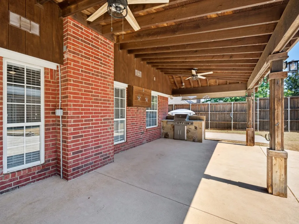 Single Family Residence For Sale in Denton County , 1005 Diane Street, Aubrey, Texas 76227, 3 Bedroom, 2 Bathroom, 2 Garage spaces, 1,802 Sqft, built in 2002, mls#21384303, Real Estate Agent in Aubrey, Homes For Sale in Denton county, Homes For Sale in Aubrey, Realtor in Aubrey Texas, Real Estate Brokerage Independent Realty Texas, Luminita Cordes Realtor