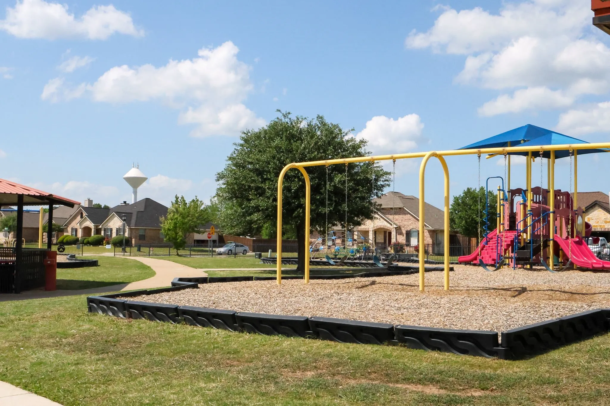 Single Family Residence For Sale in Denton County , 1005 Diane Street, Aubrey, Texas 76227, 3 Bedroom, 2 Bathroom, 2 Garage spaces, 1,802 Sqft, built in 2002, mls#21384303, Real Estate Agent in Aubrey, Homes For Sale in Denton county, Homes For Sale in Aubrey, Realtor in Aubrey Texas, Real Estate Brokerage Independent Realty Texas, Luminita Cordes Realtor