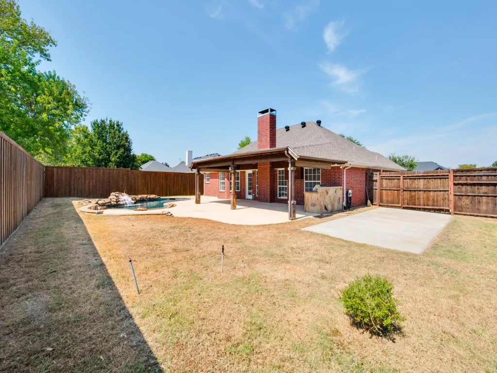 Single Family Residence For Sale in Denton County , 1005 Diane Street, Aubrey, Texas 76227, 3 Bedroom, 2 Bathroom, 2 Garage spaces, 1,802 Sqft, built in 2002, mls#21384303, Real Estate Agent in Aubrey, Homes For Sale in Denton county, Homes For Sale in Aubrey, Realtor in Aubrey Texas, Real Estate Brokerage Independent Realty Texas, Luminita Cordes Realtor
