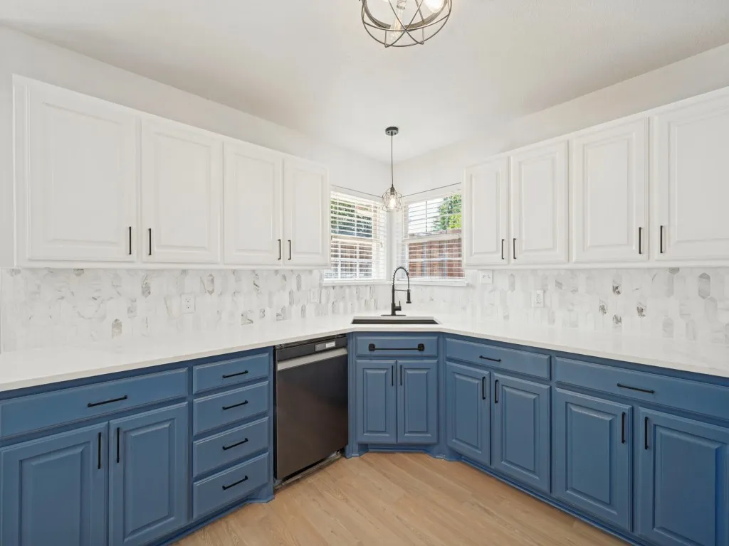 Single Family Residence For Sale in Denton County , 1005 Diane Street, Aubrey, Texas 76227, 3 Bedroom, 2 Bathroom, 2 Garage spaces, 1,802 Sqft, built in 2002, mls#21384303, Real Estate Agent in Aubrey, Homes For Sale in Denton county, Homes For Sale in Aubrey, Realtor in Aubrey Texas, Real Estate Brokerage Independent Realty Texas, Luminita Cordes Realtor