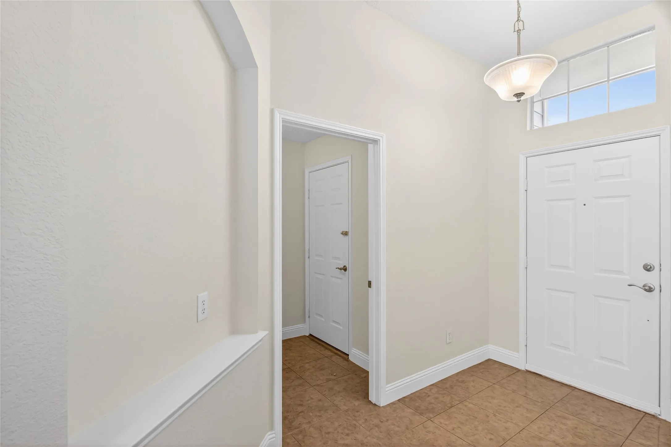 Single Family Residence For Sale in Tarrant County , 4817 Barnhill Lane, Fort Worth, Texas 76135, 3 Bedroom, 2 Bathroom, 2 Garage spaces, 1,815 Sqft, built in 2002, mls#21395315, Real Estate Agent in Fort Worth, Homes For Sale in Tarrant county, Homes For Sale in Fort Worth, Realtor in Fort Worth Texas, Real Estate Brokerage Independent Realty Texas, Luminita Cordes Realtor