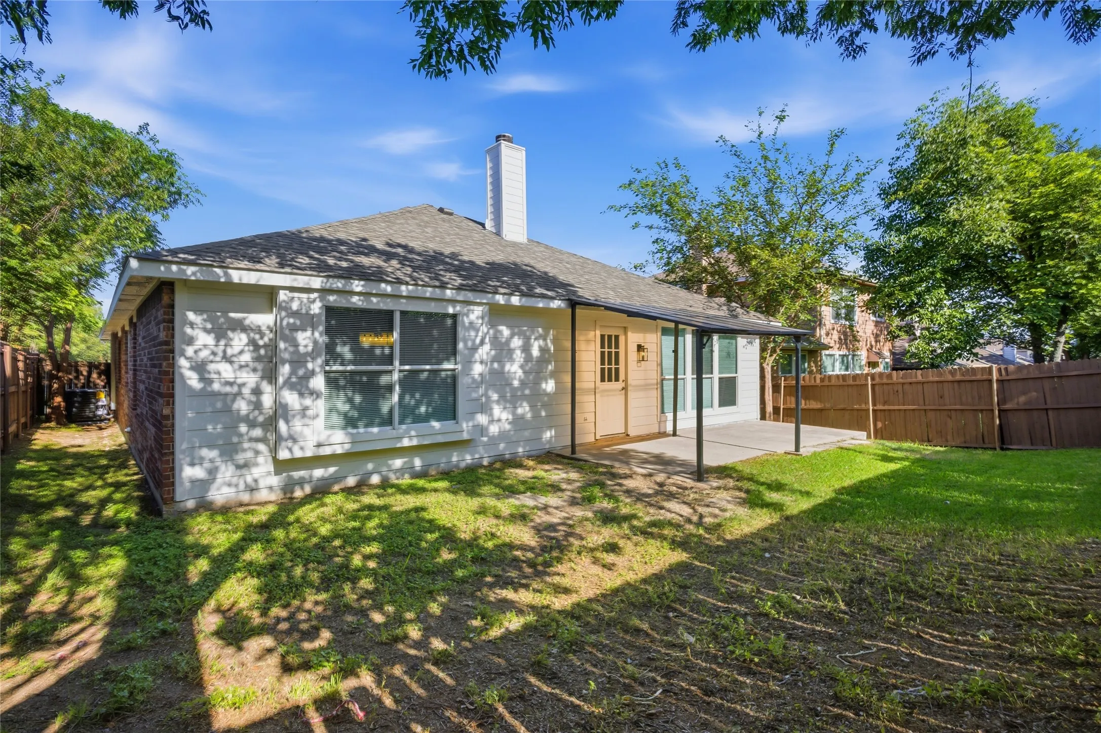 Single Family Residence For Sale in Tarrant County , 4817 Barnhill Lane, Fort Worth, Texas 76135, 3 Bedroom, 2 Bathroom, 2 Garage spaces, 1,815 Sqft, built in 2002, mls#21395315, Real Estate Agent in Fort Worth, Homes For Sale in Tarrant county, Homes For Sale in Fort Worth, Realtor in Fort Worth Texas, Real Estate Brokerage Independent Realty Texas, Luminita Cordes Realtor