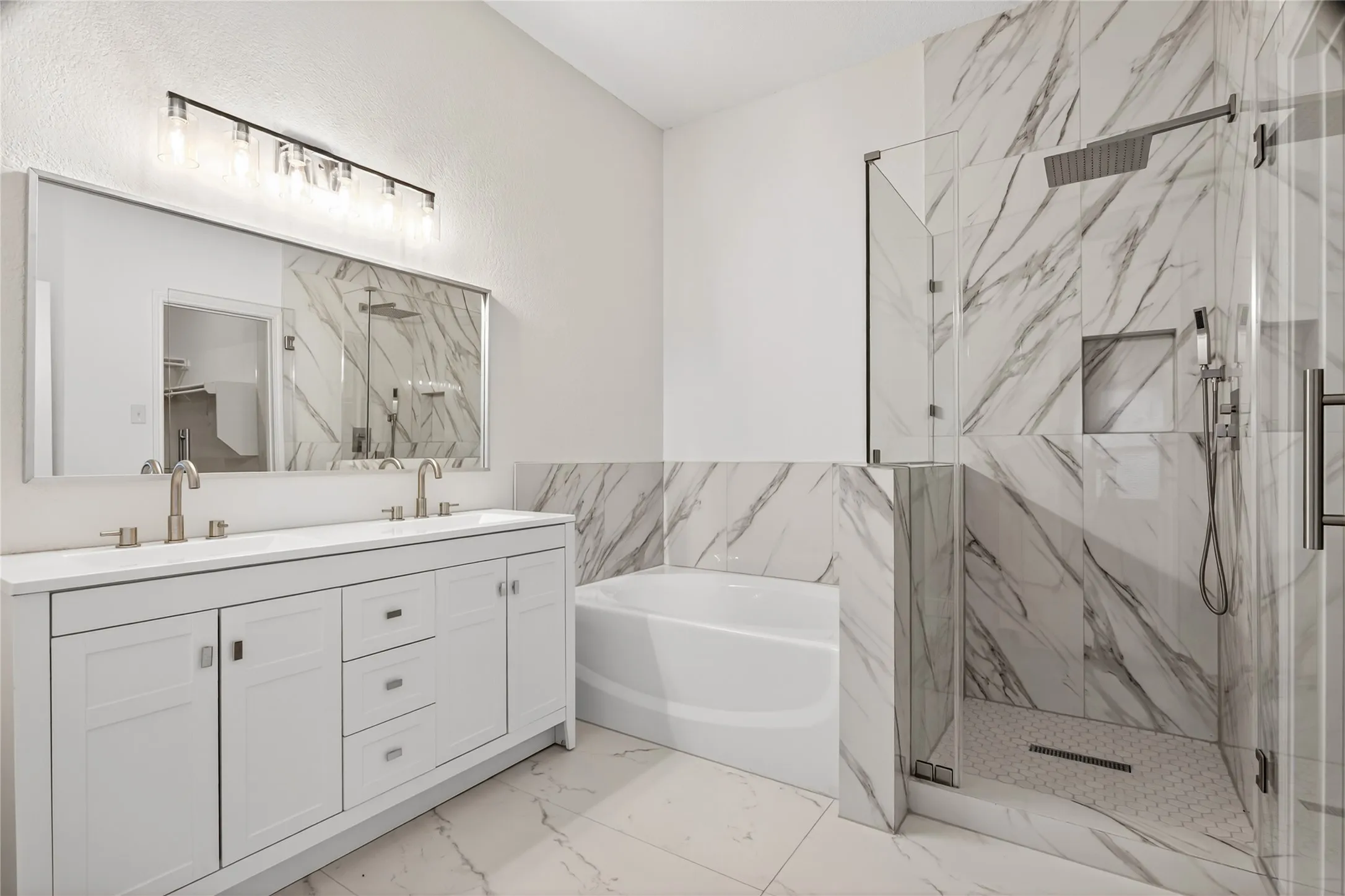 Single Family Residence For Sale in Tarrant County , 4817 Barnhill Lane, Fort Worth, Texas 76135, 3 Bedroom, 2 Bathroom, 2 Garage spaces, 1,815 Sqft, built in 2002, mls#21395315, Real Estate Agent in Fort Worth, Homes For Sale in Tarrant county, Homes For Sale in Fort Worth, Realtor in Fort Worth Texas, Real Estate Brokerage Independent Realty Texas, Luminita Cordes Realtor