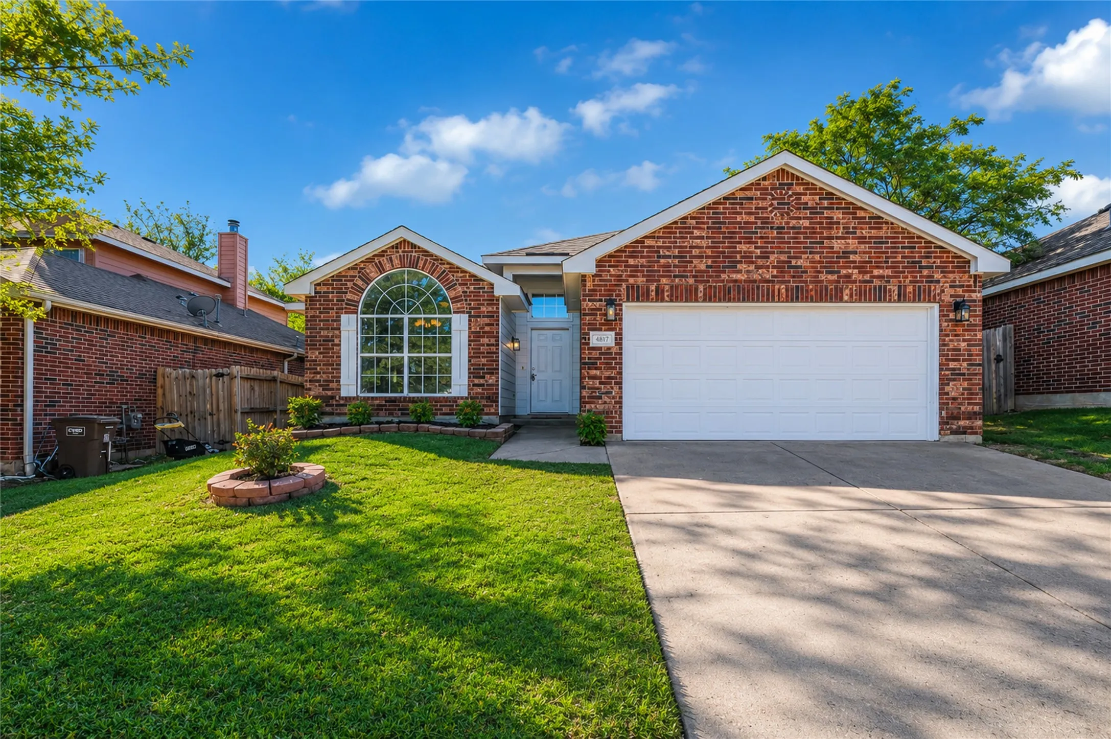 Single Family Residence For Sale in Tarrant County , 4817 Barnhill Lane, Fort Worth, Texas 76135, 3 Bedroom, 2 Bathroom, 2 Garage spaces, 1,815 Sqft, built in 2002, mls#21395315, Real Estate Agent in Fort Worth, Homes For Sale in Tarrant county, Homes For Sale in Fort Worth, Realtor in Fort Worth Texas, Real Estate Brokerage Independent Realty Texas, Luminita Cordes Realtor