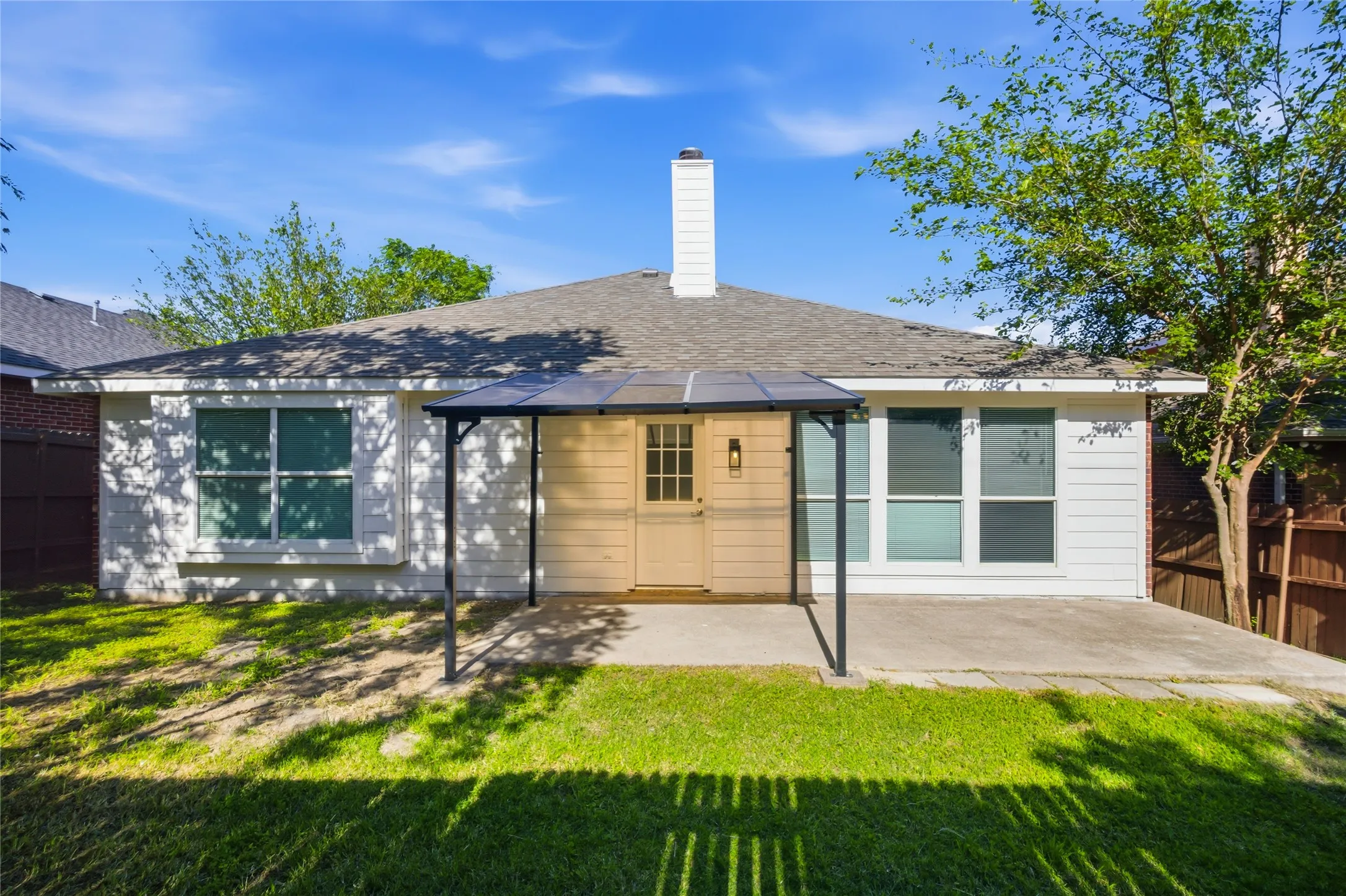 Single Family Residence For Sale in Tarrant County , 4817 Barnhill Lane, Fort Worth, Texas 76135, 3 Bedroom, 2 Bathroom, 2 Garage spaces, 1,815 Sqft, built in 2002, mls#21395315, Real Estate Agent in Fort Worth, Homes For Sale in Tarrant county, Homes For Sale in Fort Worth, Realtor in Fort Worth Texas, Real Estate Brokerage Independent Realty Texas, Luminita Cordes Realtor