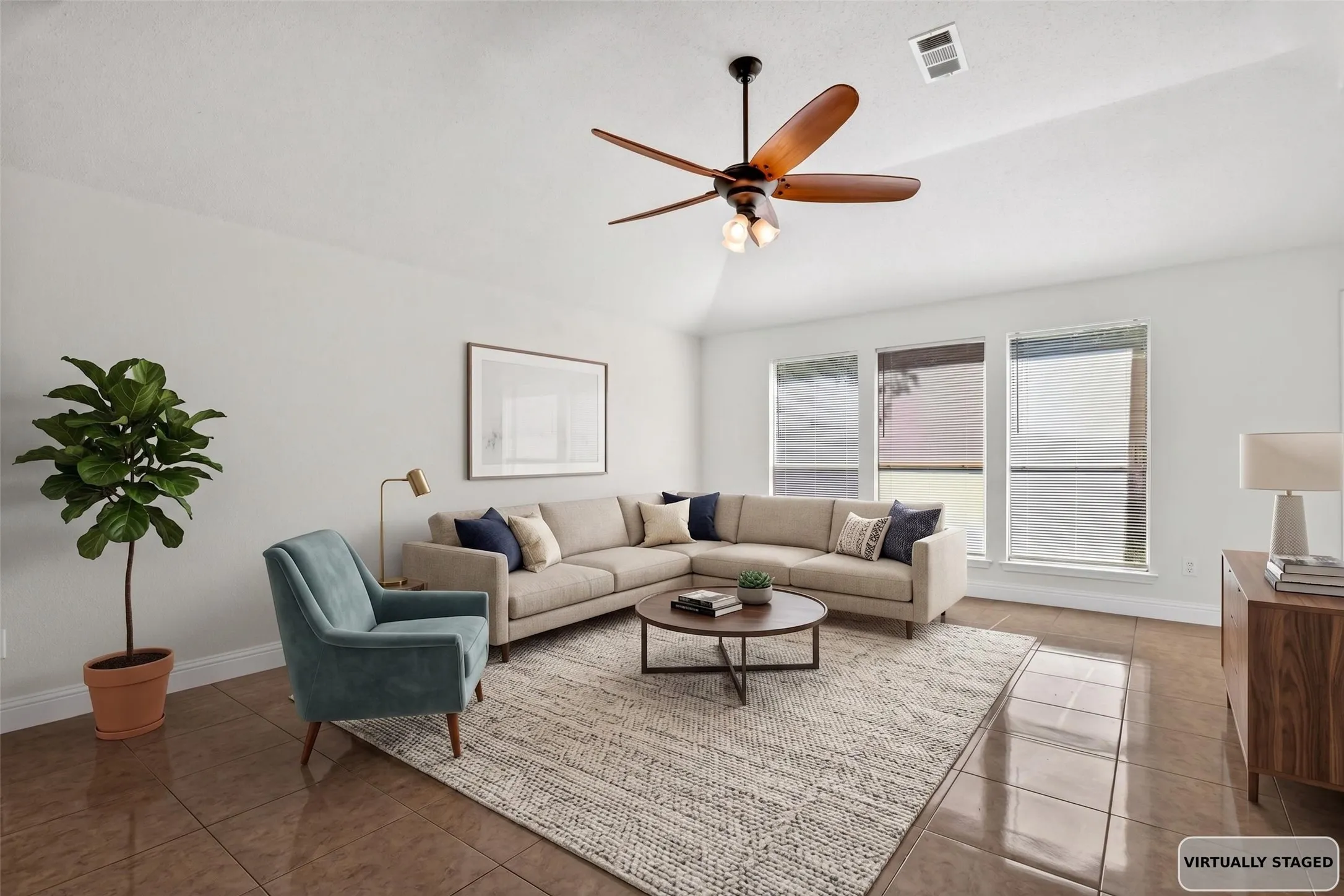 Single Family Residence For Sale in Tarrant County , 4817 Barnhill Lane, Fort Worth, Texas 76135, 3 Bedroom, 2 Bathroom, 2 Garage spaces, 1,815 Sqft, built in 2002, mls#21395315, Real Estate Agent in Fort Worth, Homes For Sale in Tarrant county, Homes For Sale in Fort Worth, Realtor in Fort Worth Texas, Real Estate Brokerage Independent Realty Texas, Luminita Cordes Realtor
