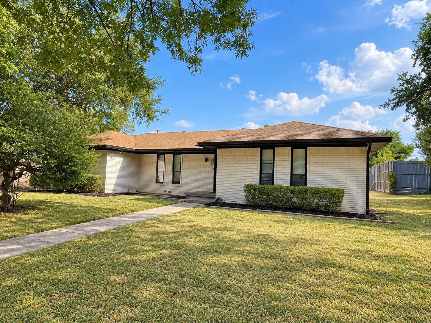 Single Family Residence For Rent in Collin County , 2404 Kentfield Drive, Plano, Texas 75074, 4 Bedroom, 3 Bathroom, 2 Garage spaces, 1,888 Sqft, built in 1971, mls#21393605, Real Estate Agent in Plano, Homes For Rent in Collin county, Homes For Rent in Plano, Realtor in Plano Texas, Real Estate Brokerage Independent Realty Texas, Luminita Cordes Realtor