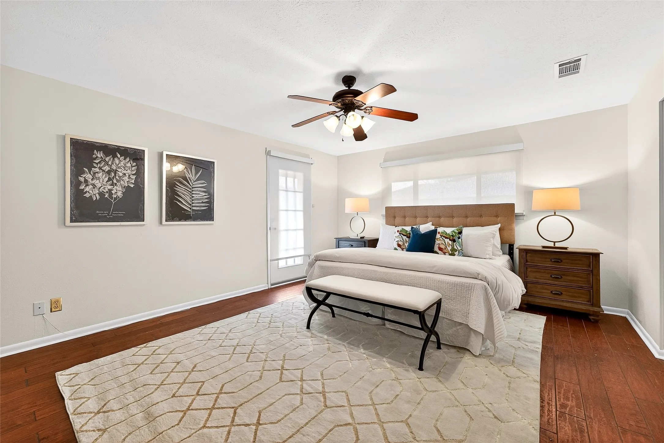 Single Family Residence For Sale in Dallas County , 15415 Leavalley Drive, Dallas, Texas 75248, 4 Bedroom, 3 Bathroom, 2 Garage spaces, 2,983 Sqft, built in 1973, mls#21395295, Real Estate Agent in Dallas, Homes For Sale in Dallas county, Homes For Sale in Dallas, Realtor in Dallas Texas, Real Estate Brokerage Independent Realty Texas, Luminita Cordes Realtor