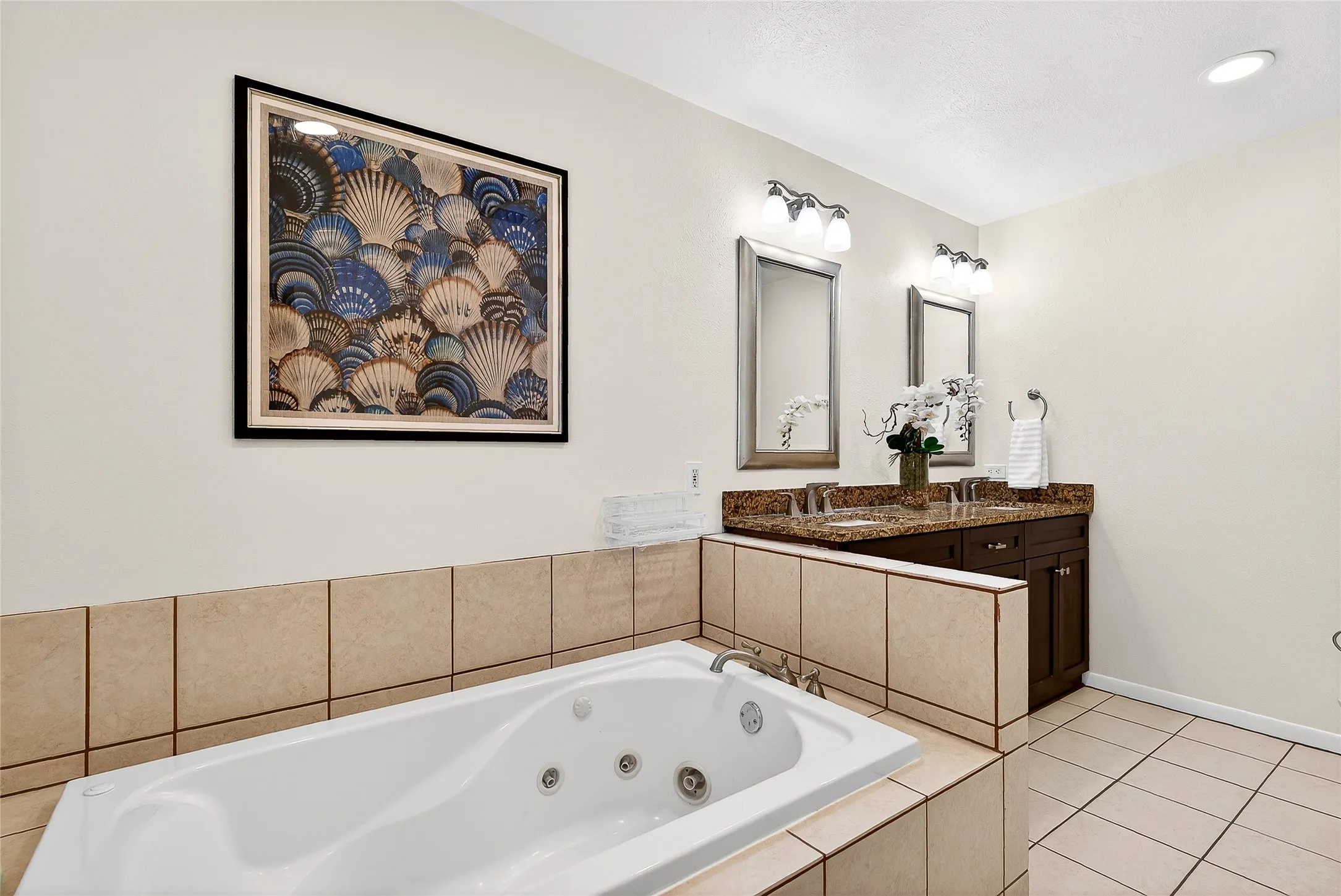 Single Family Residence For Sale in Dallas County , 15415 Leavalley Drive, Dallas, Texas 75248, 4 Bedroom, 3 Bathroom, 2 Garage spaces, 2,983 Sqft, built in 1973, mls#21395295, Real Estate Agent in Dallas, Homes For Sale in Dallas county, Homes For Sale in Dallas, Realtor in Dallas Texas, Real Estate Brokerage Independent Realty Texas, Luminita Cordes Realtor