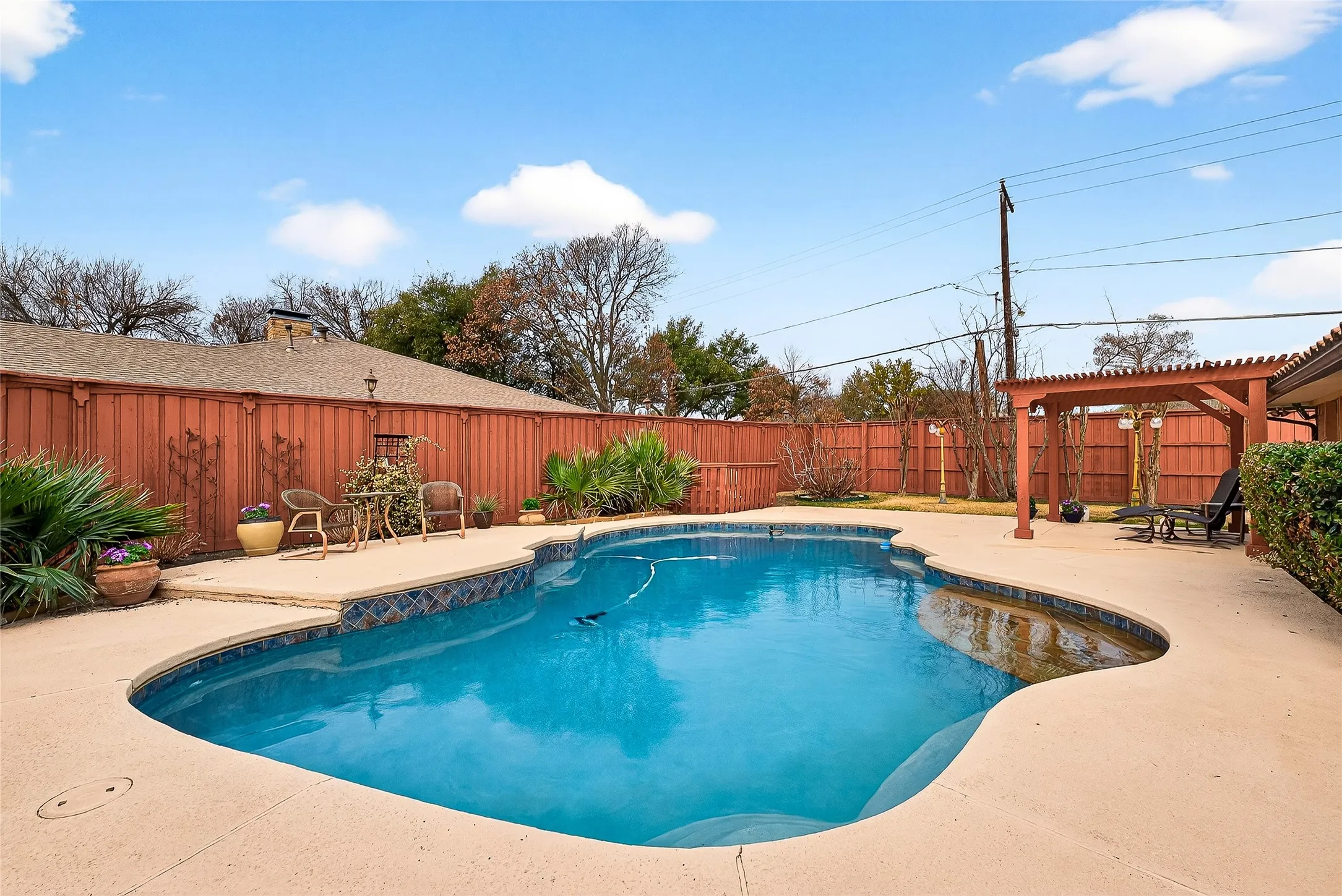 Single Family Residence For Sale in Dallas County , 15415 Leavalley Drive, Dallas, Texas 75248, 4 Bedroom, 3 Bathroom, 2 Garage spaces, 2,983 Sqft, built in 1973, mls#21395295, Real Estate Agent in Dallas, Homes For Sale in Dallas county, Homes For Sale in Dallas, Realtor in Dallas Texas, Real Estate Brokerage Independent Realty Texas, Luminita Cordes Realtor