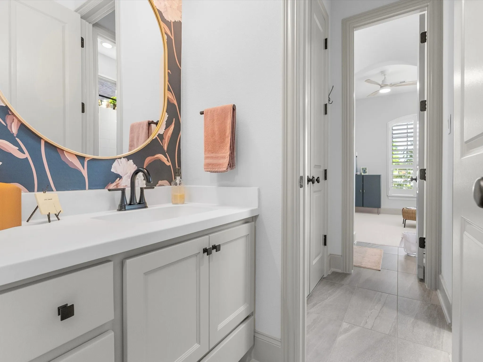 Single Family Residence For Sale in Denton County , 828 Royal Minister Boulevard, Lewisville, Texas 75056, 3 Bedroom, 3 Bathroom, 2 Garage spaces, 2,163 Sqft, built in 2017, mls#21377726, Real Estate Agent in Lewisville, Homes For Sale in Denton county, Homes For Sale in Lewisville, Realtor in Lewisville Texas, Real Estate Brokerage Independent Realty Texas, Luminita Cordes Realtor