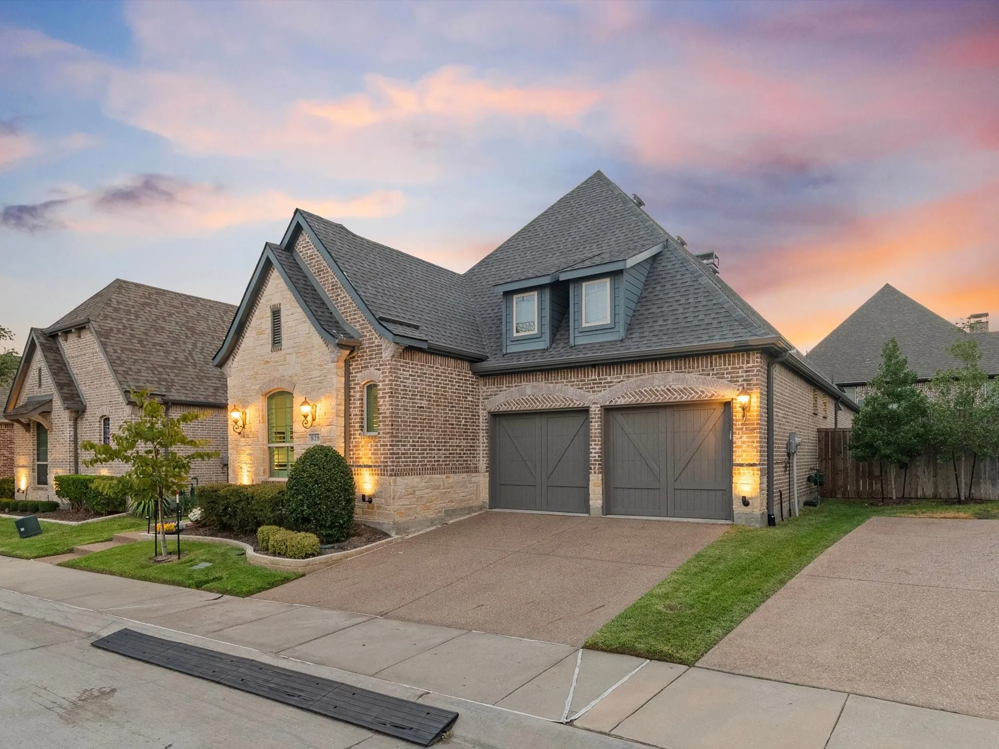 Single Family Residence For Sale in Denton County , 828 Royal Minister Boulevard, Lewisville, Texas 75056, 3 Bedroom, 3 Bathroom, 2 Garage spaces, 2,163 Sqft, built in 2017, mls#21377726, Real Estate Agent in Lewisville, Homes For Sale in Denton county, Homes For Sale in Lewisville, Realtor in Lewisville Texas, Real Estate Brokerage Independent Realty Texas, Luminita Cordes Realtor