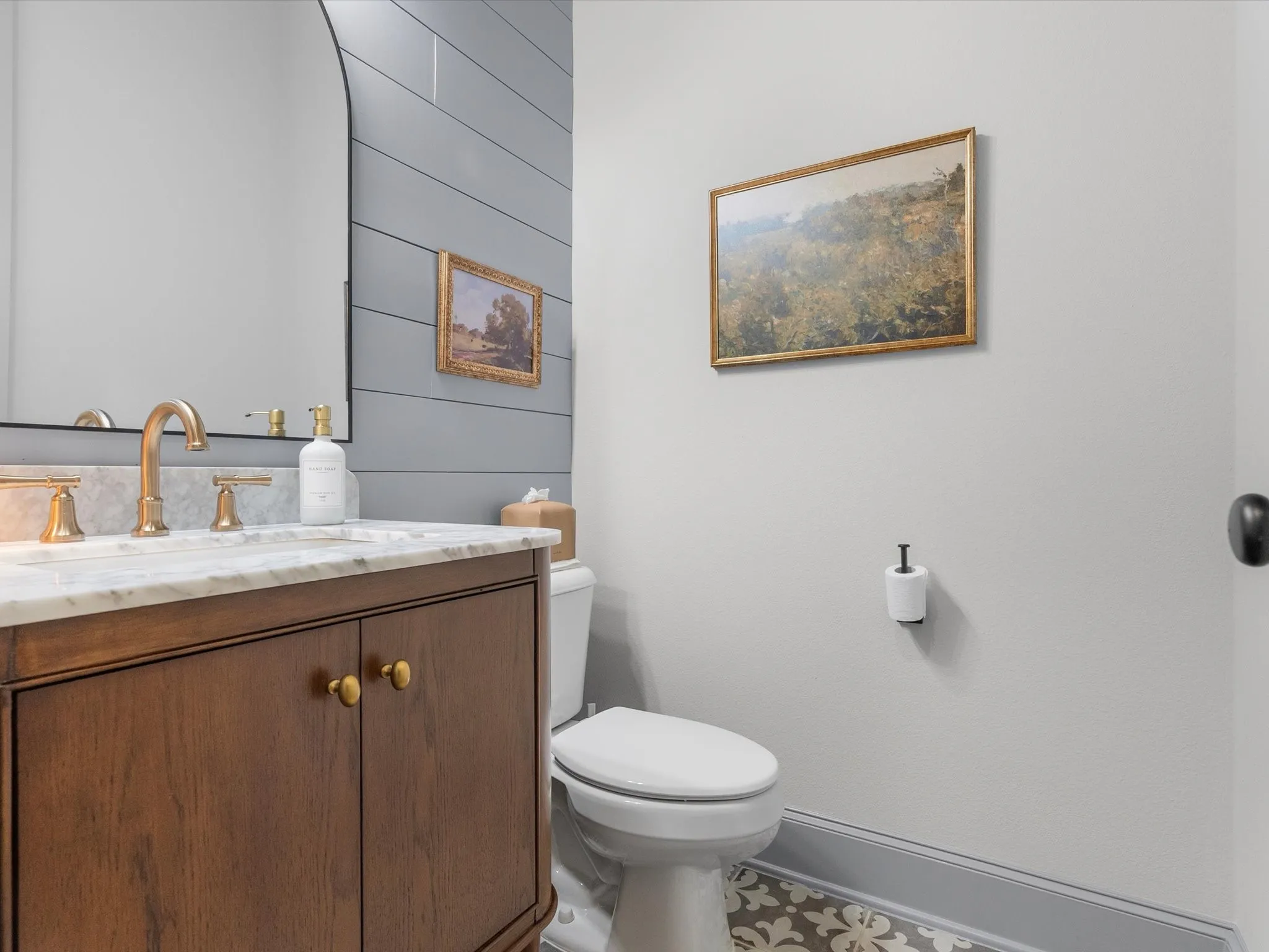 Single Family Residence For Sale in Denton County , 828 Royal Minister Boulevard, Lewisville, Texas 75056, 3 Bedroom, 3 Bathroom, 2 Garage spaces, 2,163 Sqft, built in 2017, mls#21377726, Real Estate Agent in Lewisville, Homes For Sale in Denton county, Homes For Sale in Lewisville, Realtor in Lewisville Texas, Real Estate Brokerage Independent Realty Texas, Luminita Cordes Realtor