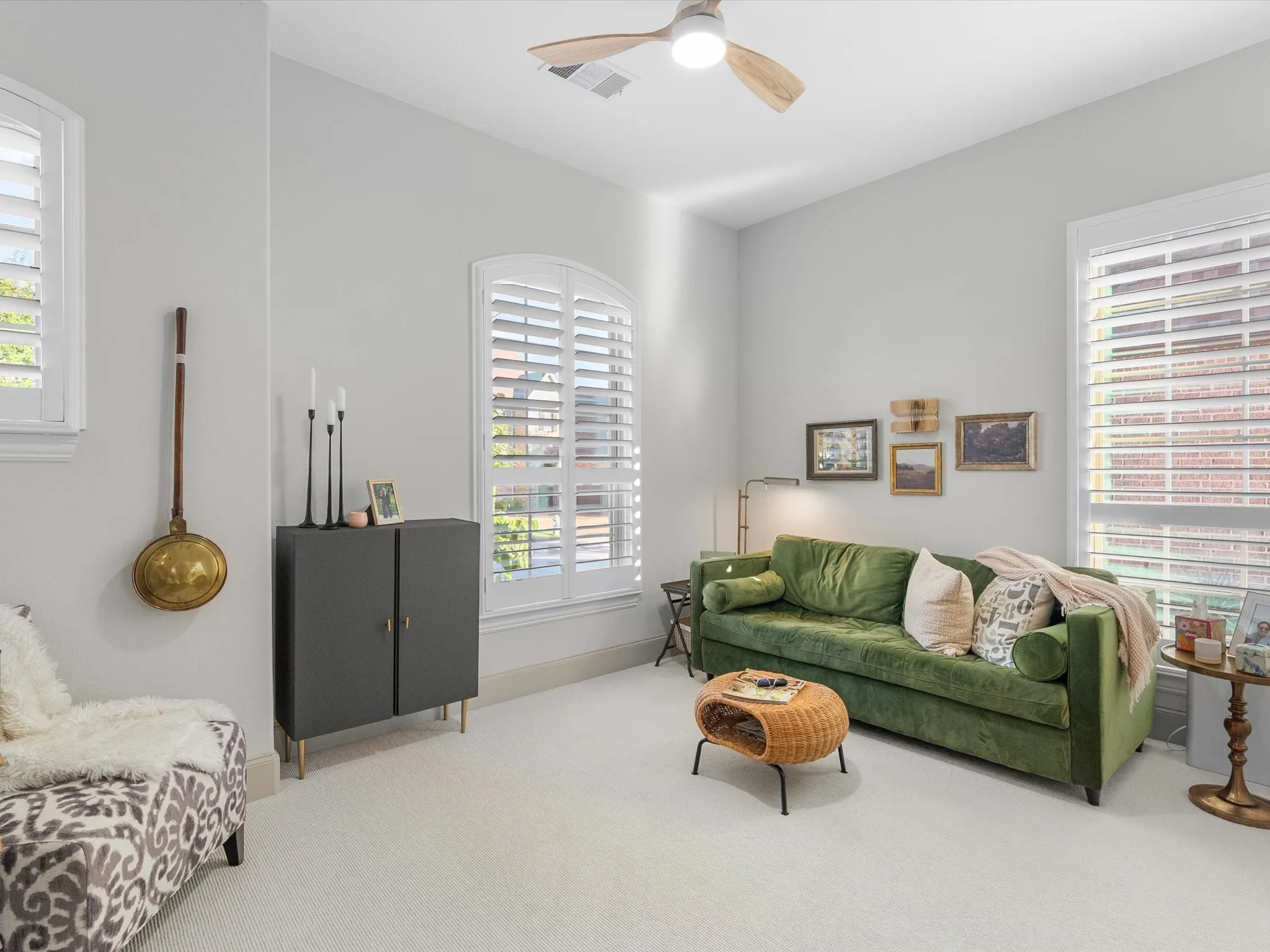 Single Family Residence For Sale in Denton County , 828 Royal Minister Boulevard, Lewisville, Texas 75056, 3 Bedroom, 3 Bathroom, 2 Garage spaces, 2,163 Sqft, built in 2017, mls#21377726, Real Estate Agent in Lewisville, Homes For Sale in Denton county, Homes For Sale in Lewisville, Realtor in Lewisville Texas, Real Estate Brokerage Independent Realty Texas, Luminita Cordes Realtor