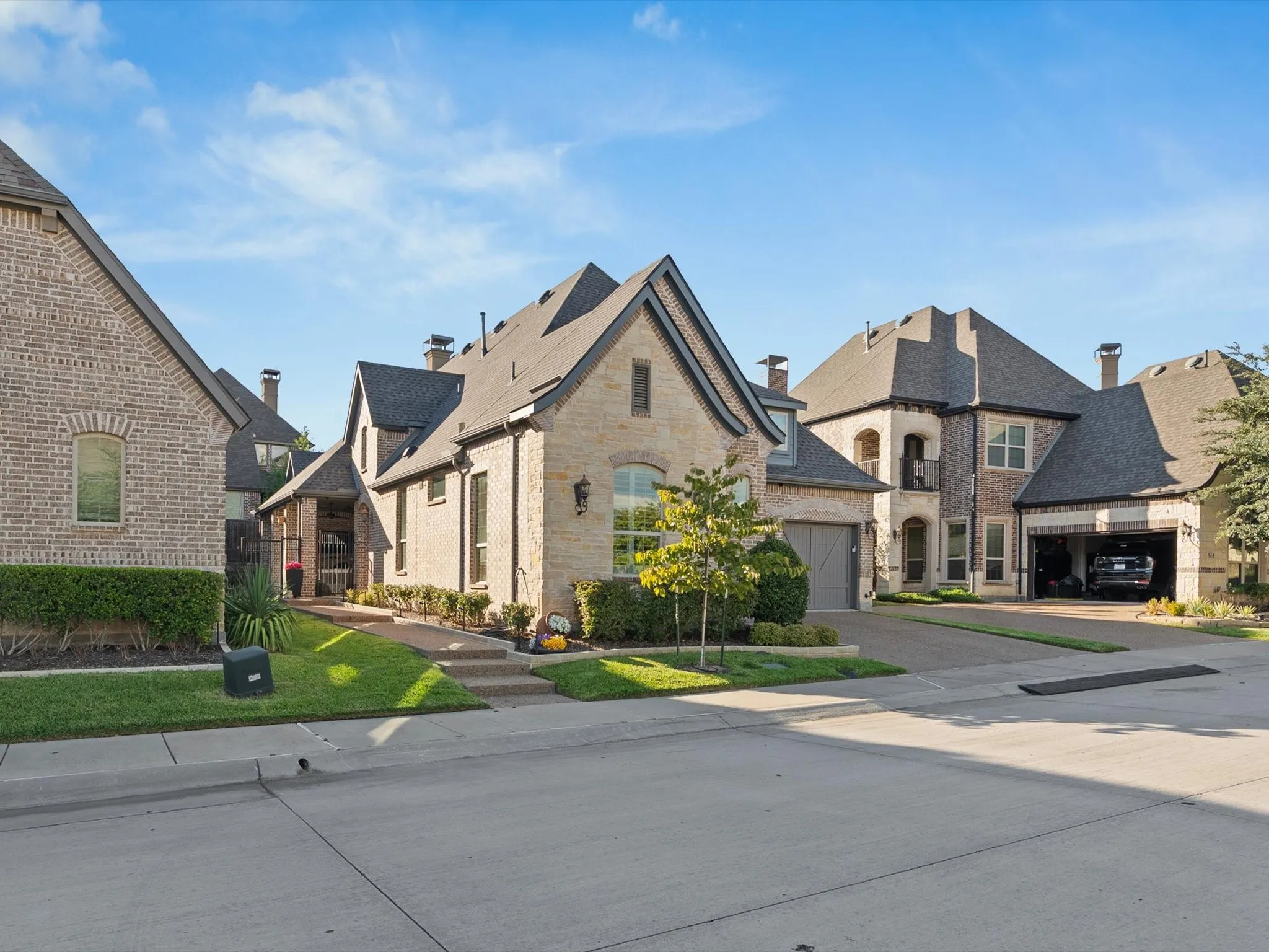 Single Family Residence For Sale in Denton County , 828 Royal Minister Boulevard, Lewisville, Texas 75056, 3 Bedroom, 3 Bathroom, 2 Garage spaces, 2,163 Sqft, built in 2017, mls#21377726, Real Estate Agent in Lewisville, Homes For Sale in Denton county, Homes For Sale in Lewisville, Realtor in Lewisville Texas, Real Estate Brokerage Independent Realty Texas, Luminita Cordes Realtor