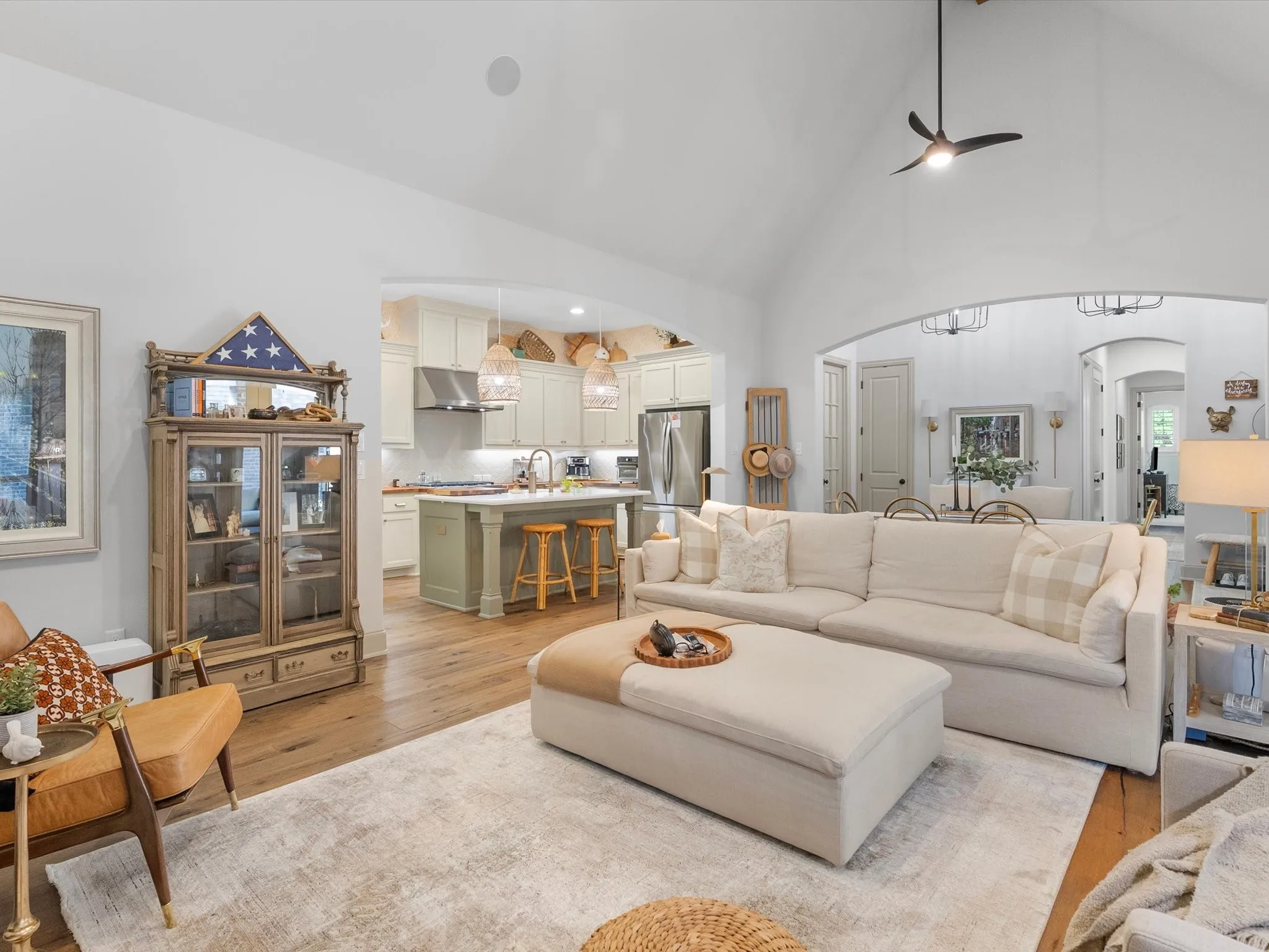 Single Family Residence For Sale in Denton County , 828 Royal Minister Boulevard, Lewisville, Texas 75056, 3 Bedroom, 3 Bathroom, 2 Garage spaces, 2,163 Sqft, built in 2017, mls#21377726, Real Estate Agent in Lewisville, Homes For Sale in Denton county, Homes For Sale in Lewisville, Realtor in Lewisville Texas, Real Estate Brokerage Independent Realty Texas, Luminita Cordes Realtor