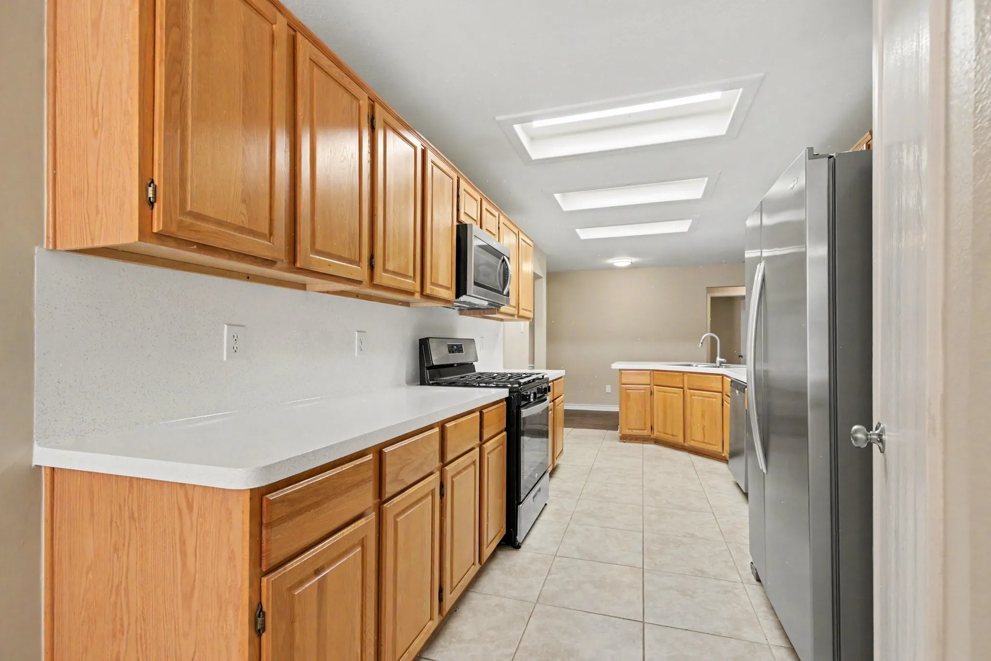 Single Family Residence For Sale in Denton County , 737 Oak Dale Avenue, Lake Dallas, Texas 75065, 3 Bedroom, 2 Bathroom, 2 Garage spaces, 2,006 Sqft, built in 1994, mls#21390119, Real Estate Agent in Lake Dallas, Homes For Sale in Denton county, Homes For Sale in Lake Dallas, Realtor in Lake Dallas Texas, Real Estate Brokerage Independent Realty Texas, Luminita Cordes Realtor