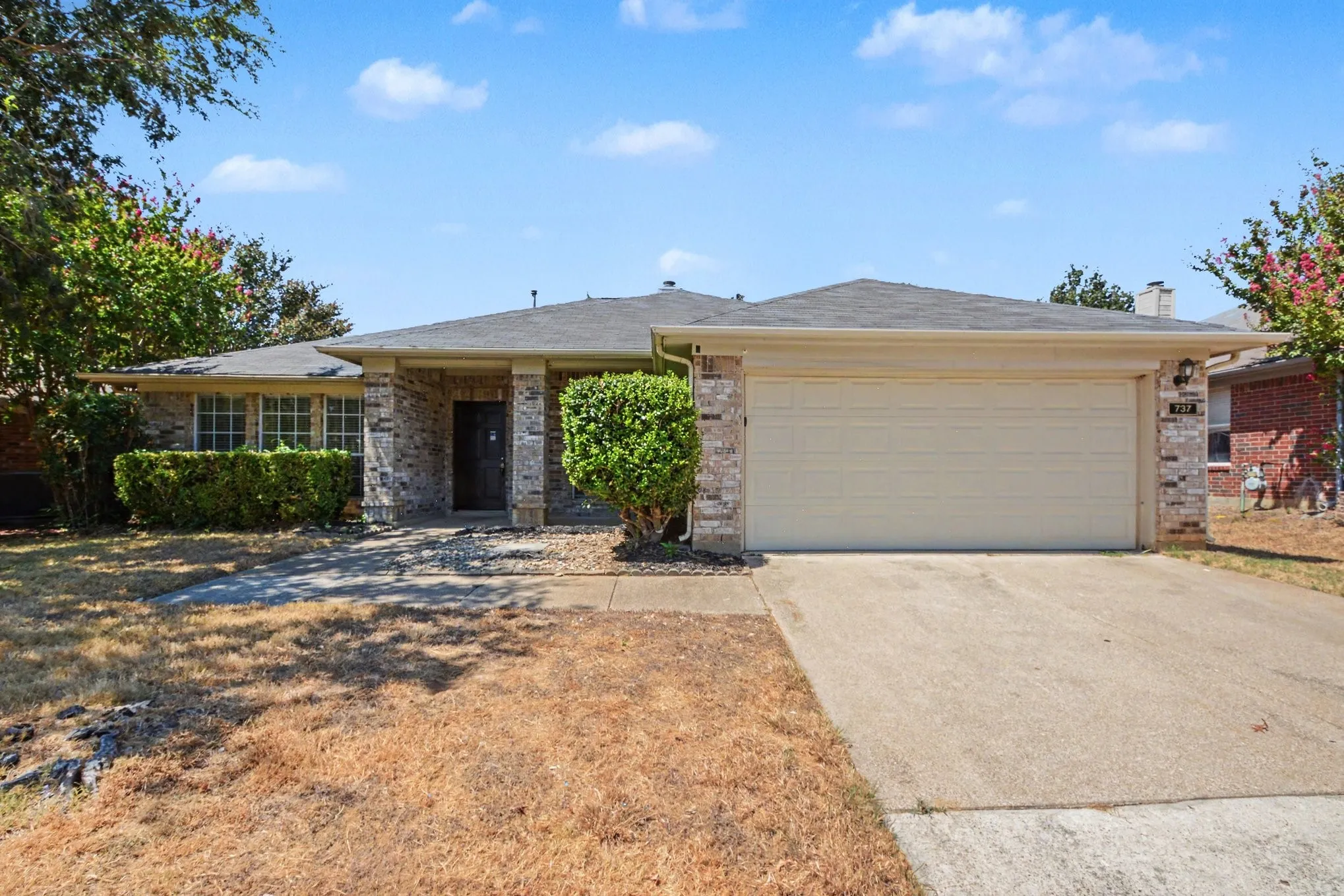 Single Family Residence For Sale in Denton County , 737 Oak Dale Avenue, Lake Dallas, Texas 75065, 3 Bedroom, 2 Bathroom, 2 Garage spaces, 2,006 Sqft, built in 1994, mls#21390119, Real Estate Agent in Lake Dallas, Homes For Sale in Denton county, Homes For Sale in Lake Dallas, Realtor in Lake Dallas Texas, Real Estate Brokerage Independent Realty Texas, Luminita Cordes Realtor
