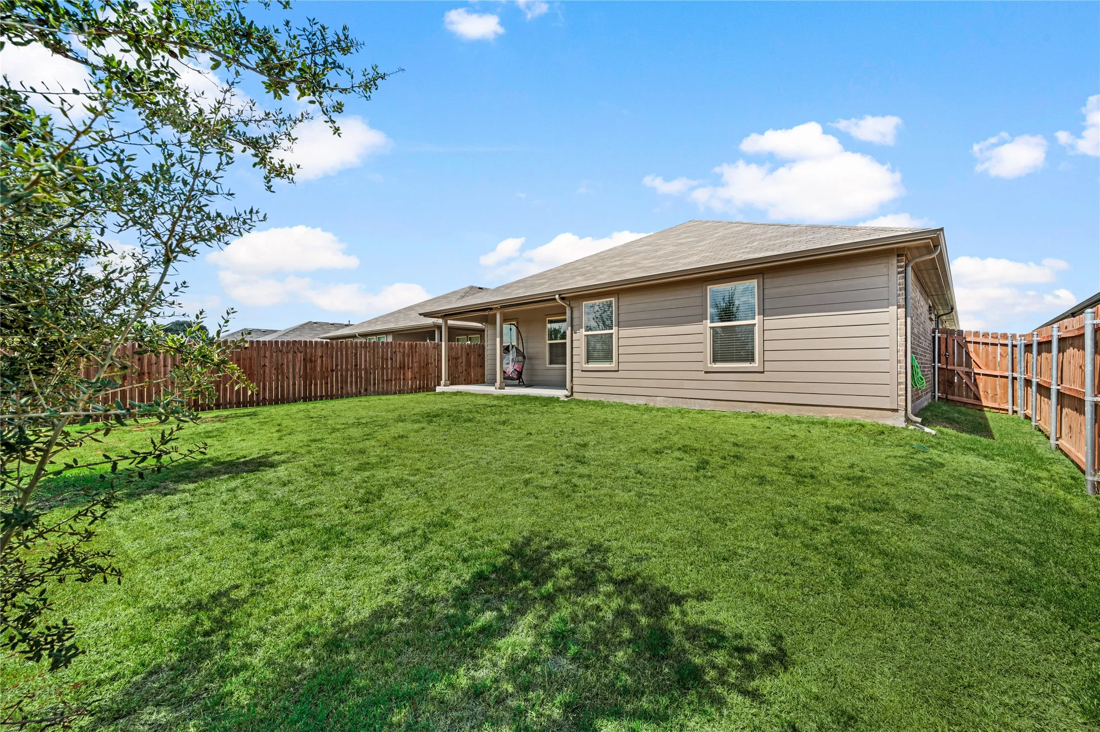Single Family Residence For Sale in Parker County , 320 Sculptors Crossing, Springtown, Texas 76082, 4 Bedroom, 2 Bathroom, 2 Garage spaces, 1,980 Sqft, built in 2024, mls#21392444, Real Estate Agent in Springtown, Homes For Sale in Parker county, Homes For Sale in Springtown, Realtor in Springtown Texas, Real Estate Brokerage Independent Realty Texas, Luminita Cordes Realtor