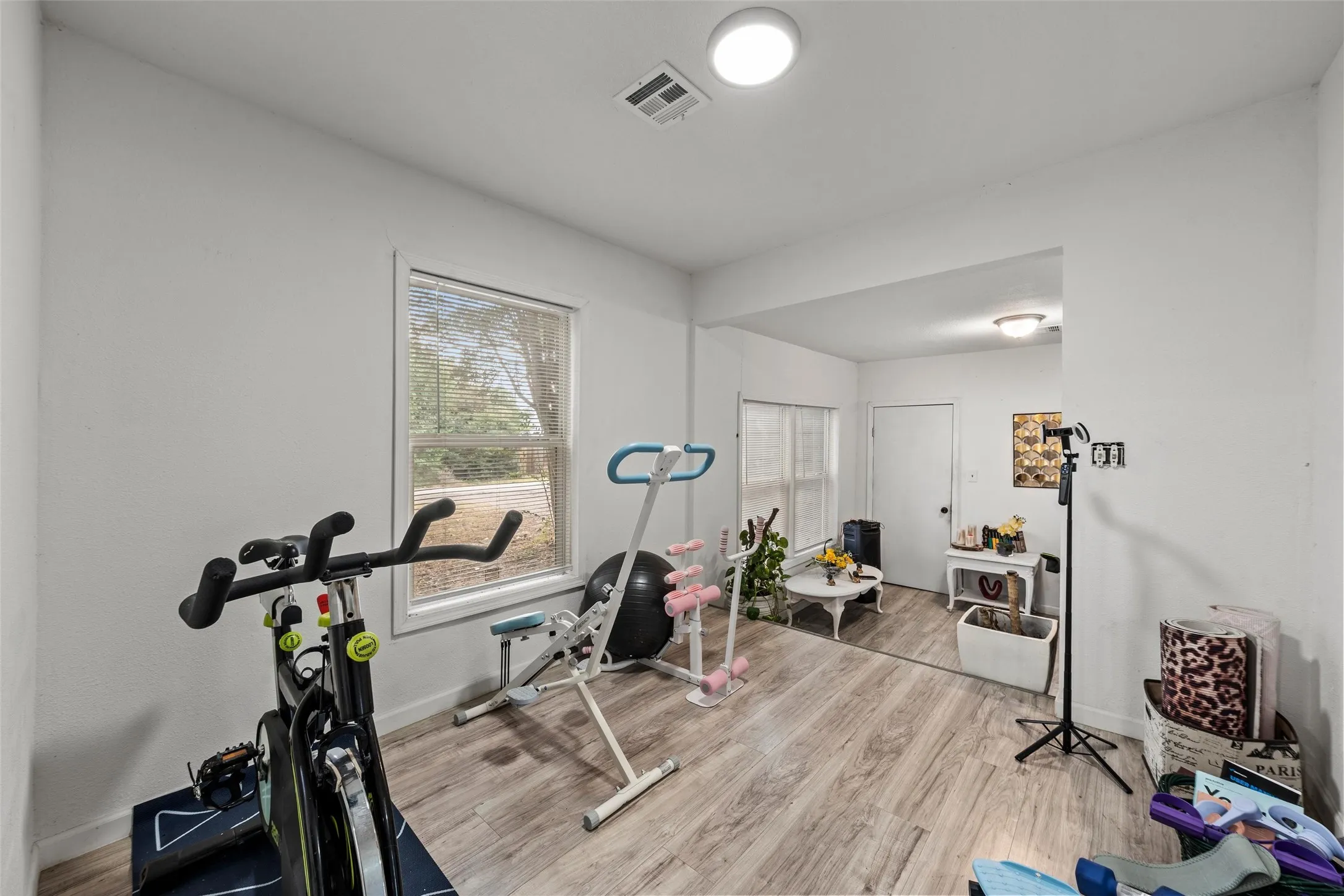 Single Family Residence For Sale in Mc Lennan County , 1401 Texas Avenue, Mart, Texas 76664, 3 Bedroom, 1 Bathroom, 1 Garage spaces, 1,404 Sqft, built in 1960, mls#21393370, Real Estate Agent in Mart, Homes For Sale in Mc Lennan county, Homes For Sale in Mart, Realtor in Mart Texas, Real Estate Brokerage Independent Realty Texas, Luminita Cordes Realtor