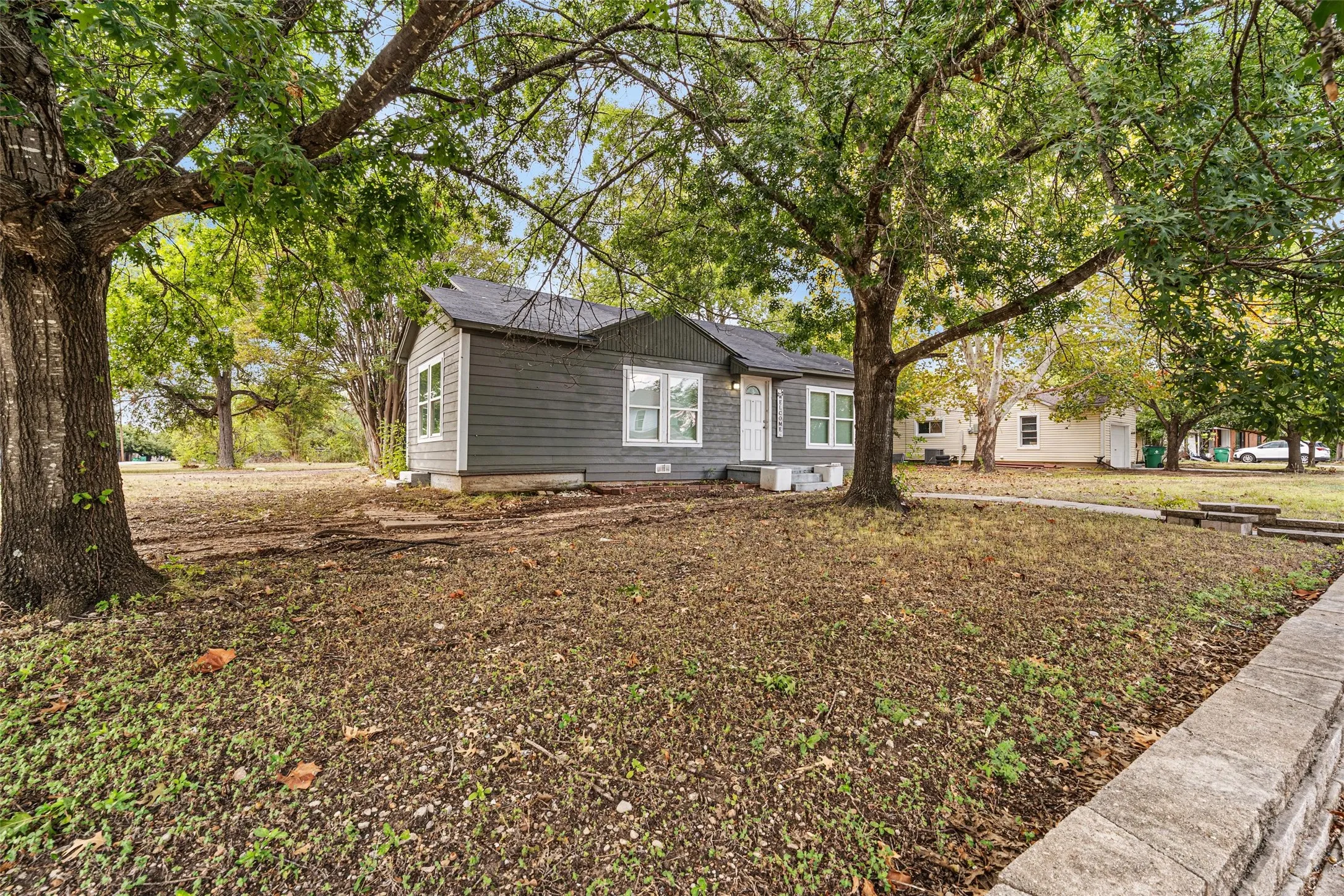 Single Family Residence For Sale in Mc Lennan County , 1401 Texas Avenue, Mart, Texas 76664, 3 Bedroom, 1 Bathroom, 1 Garage spaces, 1,404 Sqft, built in 1960, mls#21393370, Real Estate Agent in Mart, Homes For Sale in Mc Lennan county, Homes For Sale in Mart, Realtor in Mart Texas, Real Estate Brokerage Independent Realty Texas, Luminita Cordes Realtor