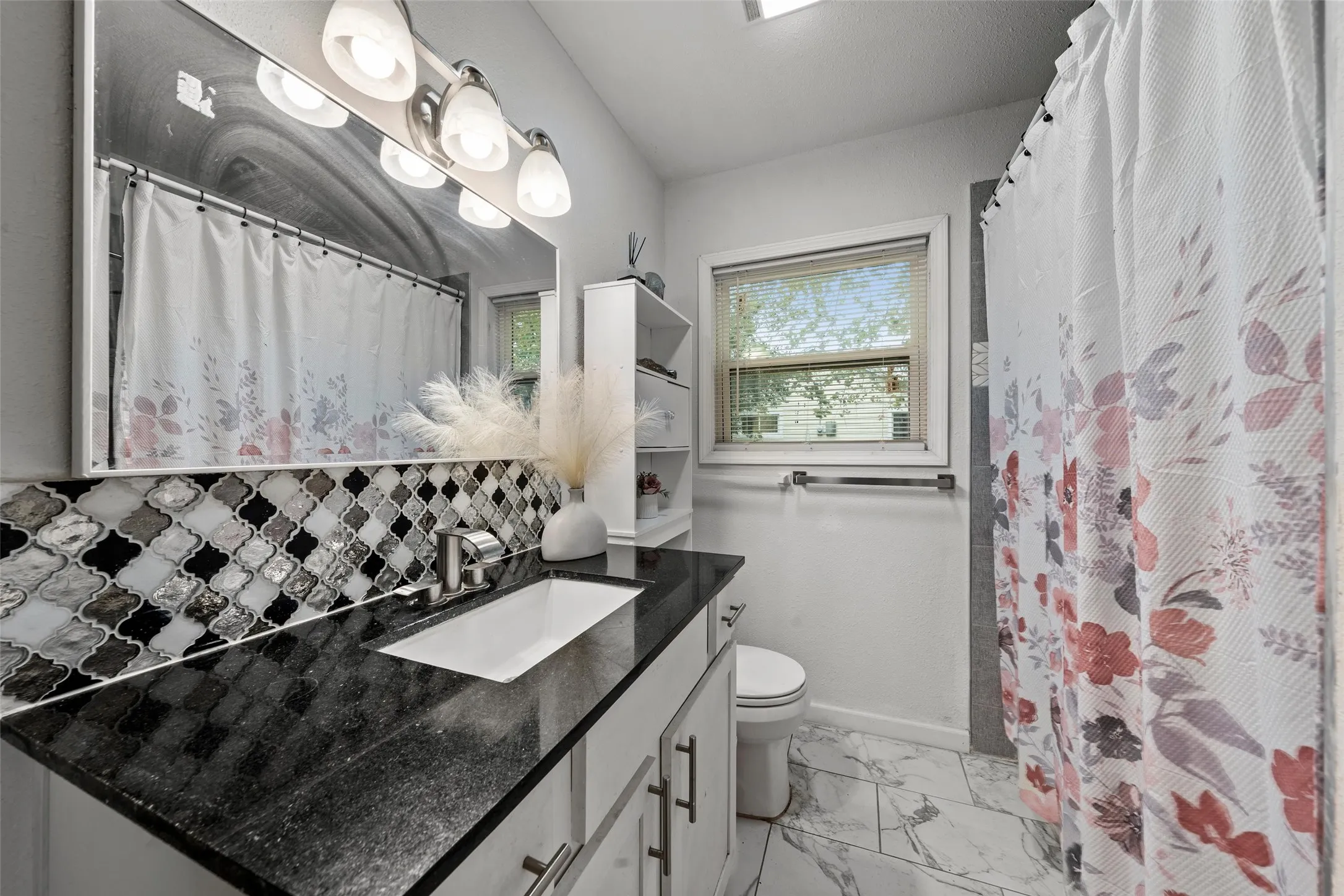 Single Family Residence For Sale in Mc Lennan County , 1401 Texas Avenue, Mart, Texas 76664, 3 Bedroom, 1 Bathroom, 1 Garage spaces, 1,404 Sqft, built in 1960, mls#21393370, Real Estate Agent in Mart, Homes For Sale in Mc Lennan county, Homes For Sale in Mart, Realtor in Mart Texas, Real Estate Brokerage Independent Realty Texas, Luminita Cordes Realtor