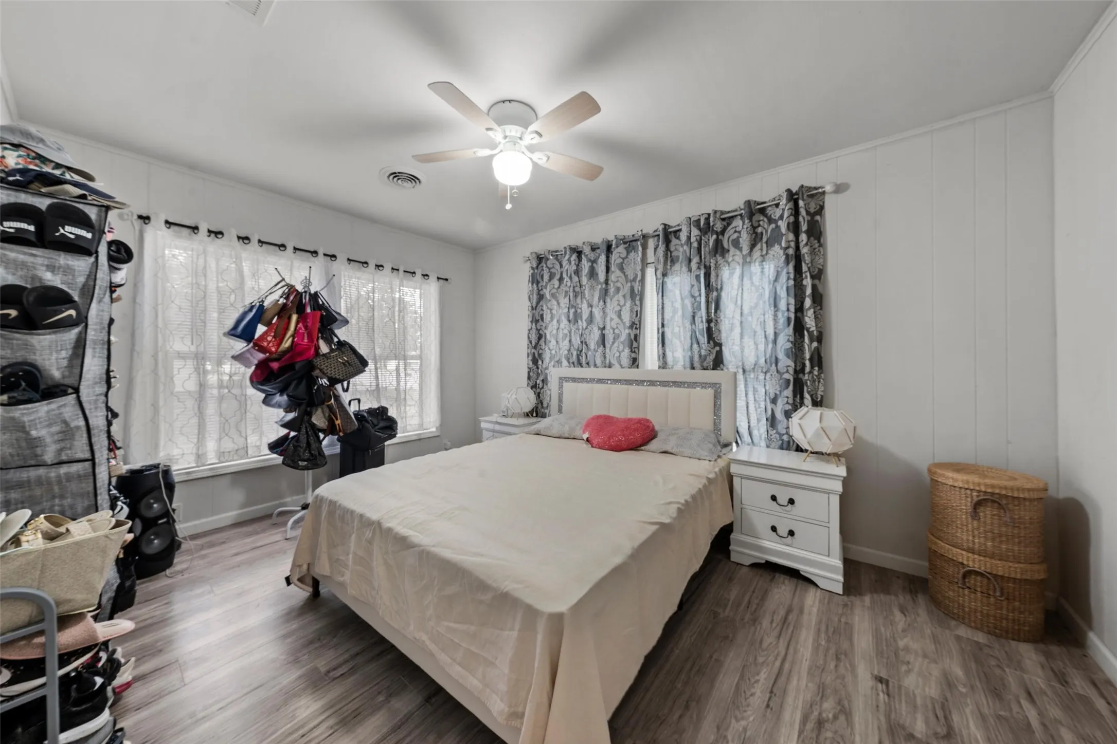 Single Family Residence For Sale in Mc Lennan County , 1401 Texas Avenue, Mart, Texas 76664, 3 Bedroom, 1 Bathroom, 1 Garage spaces, 1,404 Sqft, built in 1960, mls#21393370, Real Estate Agent in Mart, Homes For Sale in Mc Lennan county, Homes For Sale in Mart, Realtor in Mart Texas, Real Estate Brokerage Independent Realty Texas, Luminita Cordes Realtor